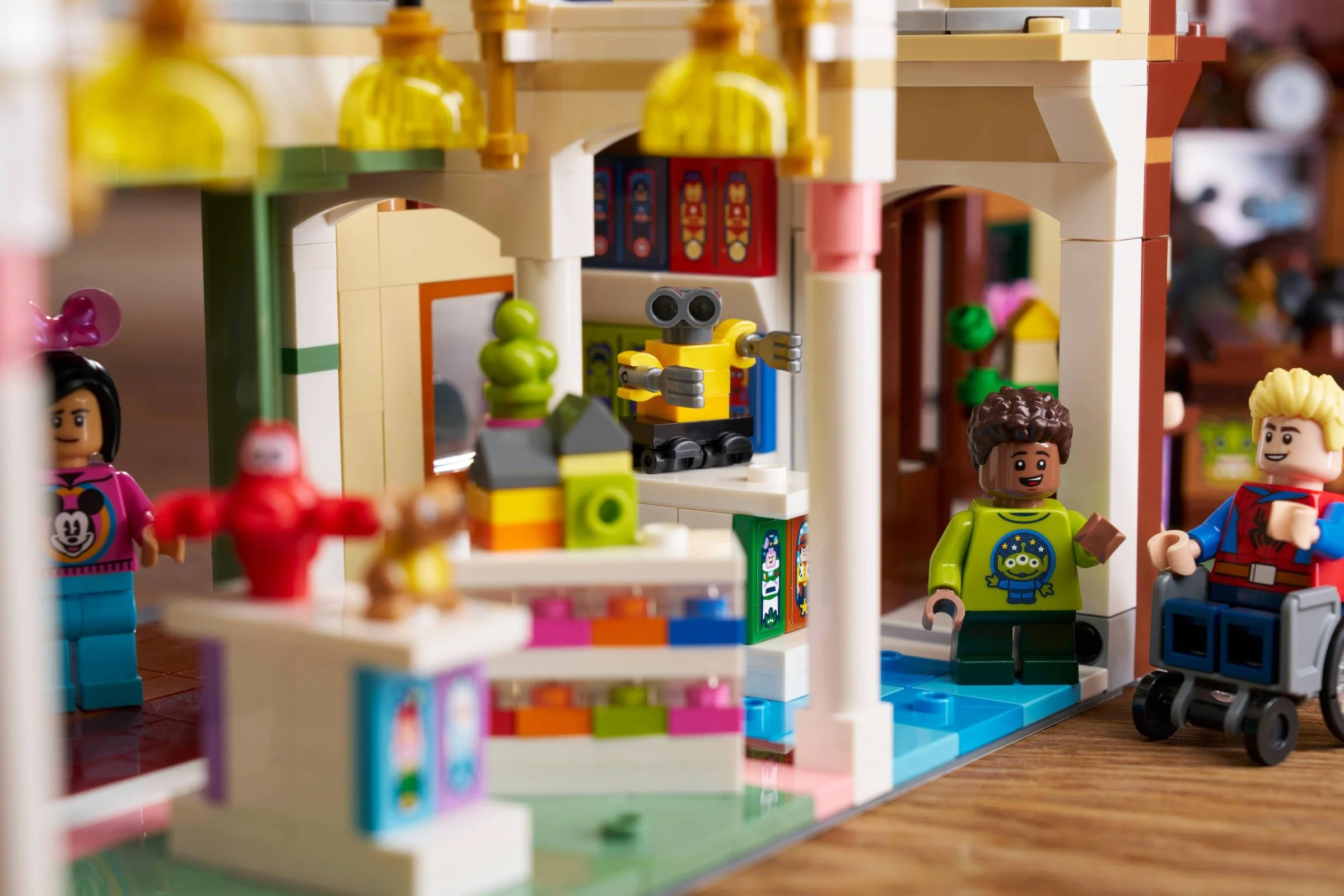 LEGO® 43302 Main Street, U. S.A. - zdjęcie 10