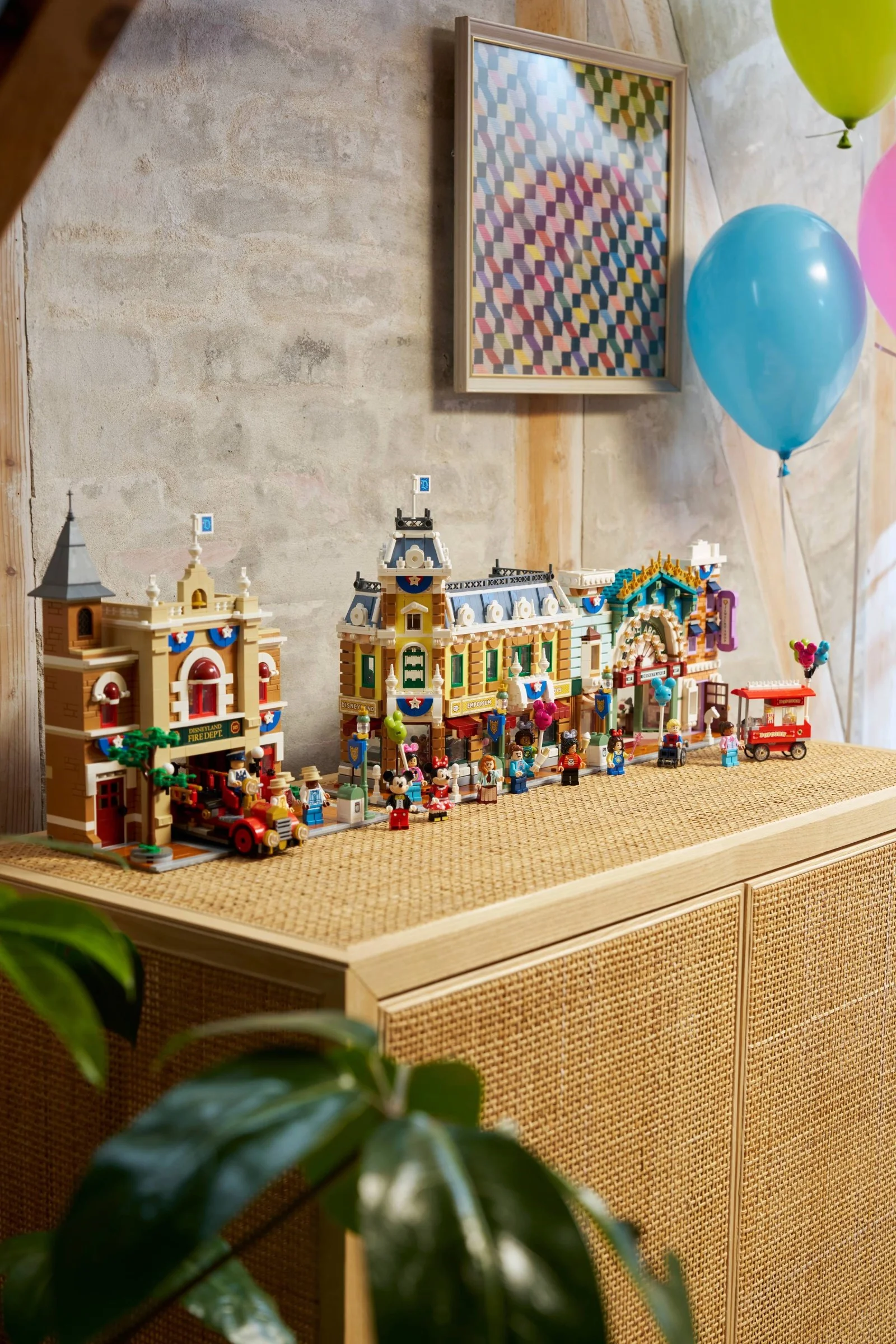 LEGO® 43302 Main Street, U. S.A. - zdjęcie 15