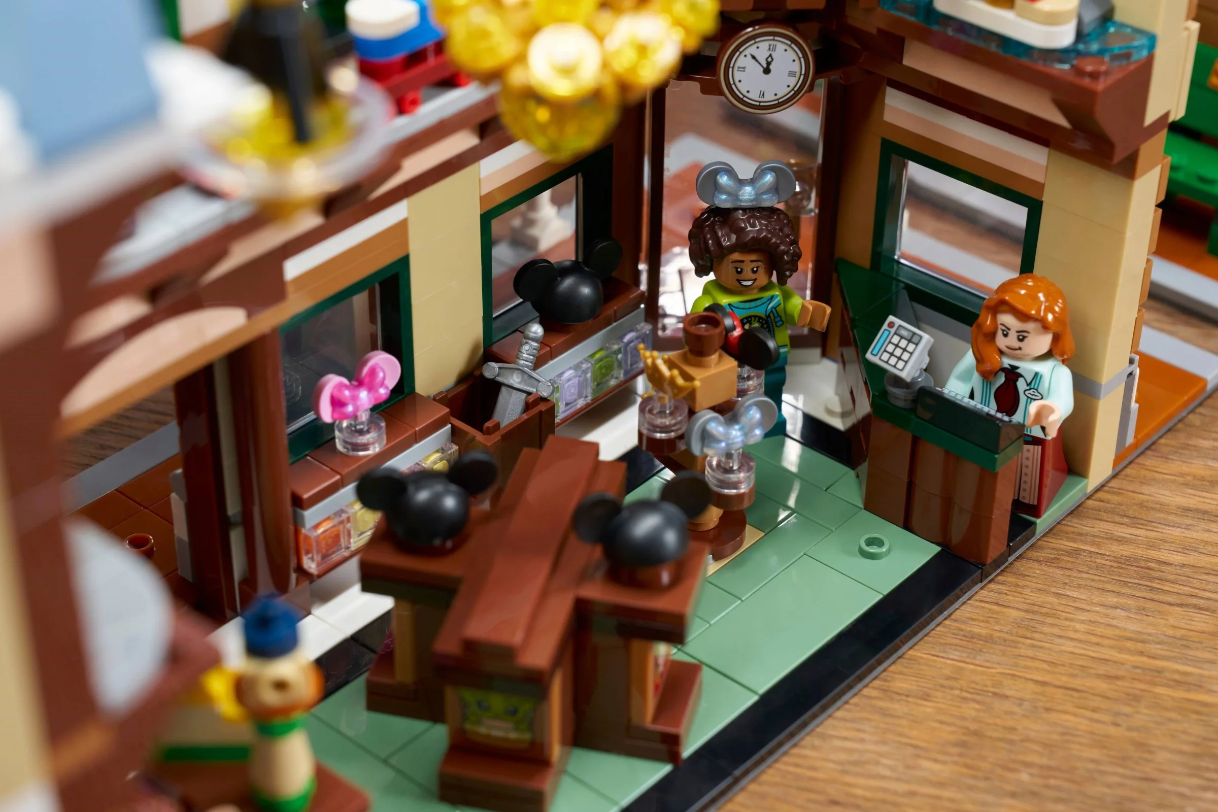 LEGO® 43302 Main Street, U. S.A. - zdjęcie 8