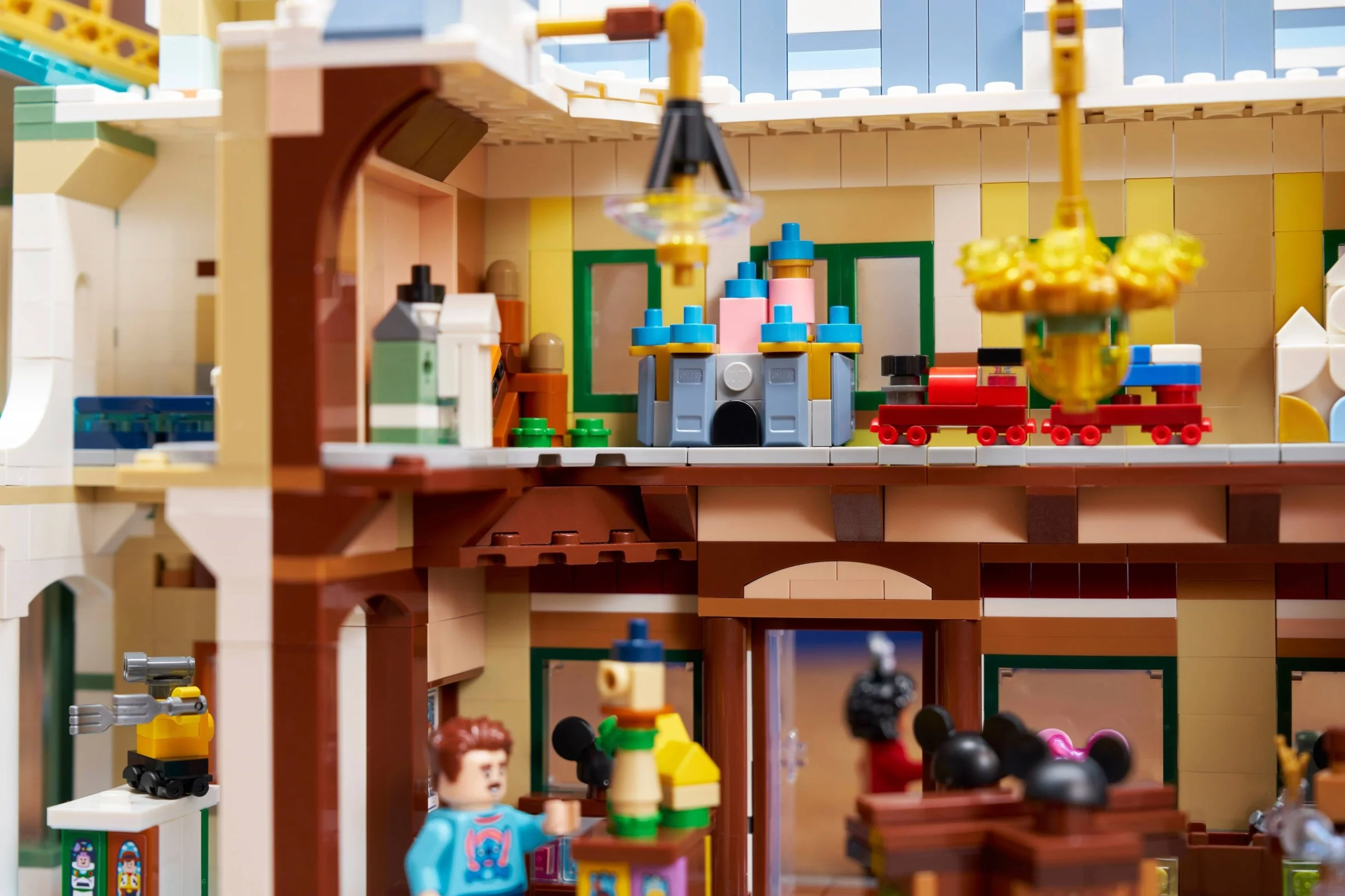 LEGO® 43302 Main Street, U. S.A. - zdjęcie 9