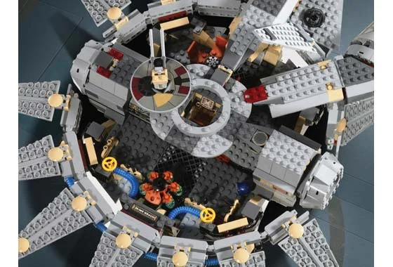 LEGO® 4504 Star Wars Millennium Falcon - zdjęcie 2