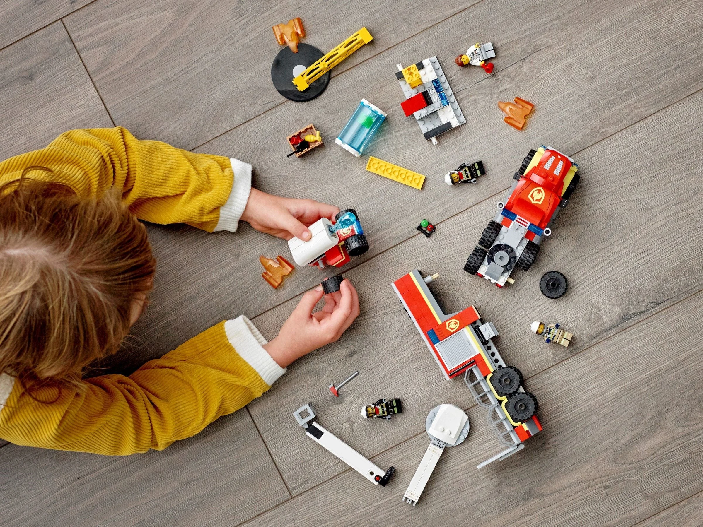 LEGO® 60282 Strażacka jednostka dowodzenia - zdjęcie 6