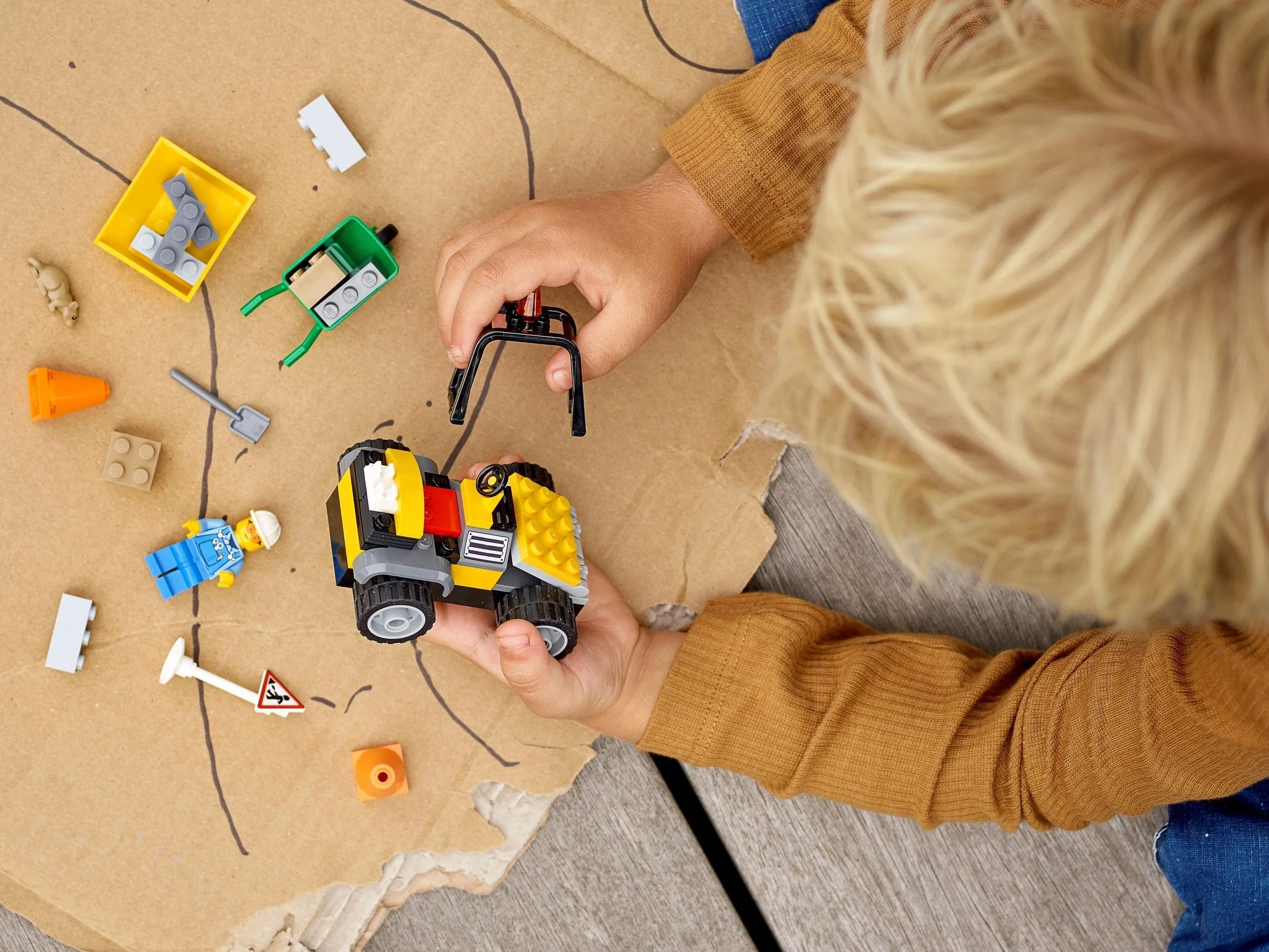 LEGO® 60284 Pojazd do robót drogowych - zdjęcie 8