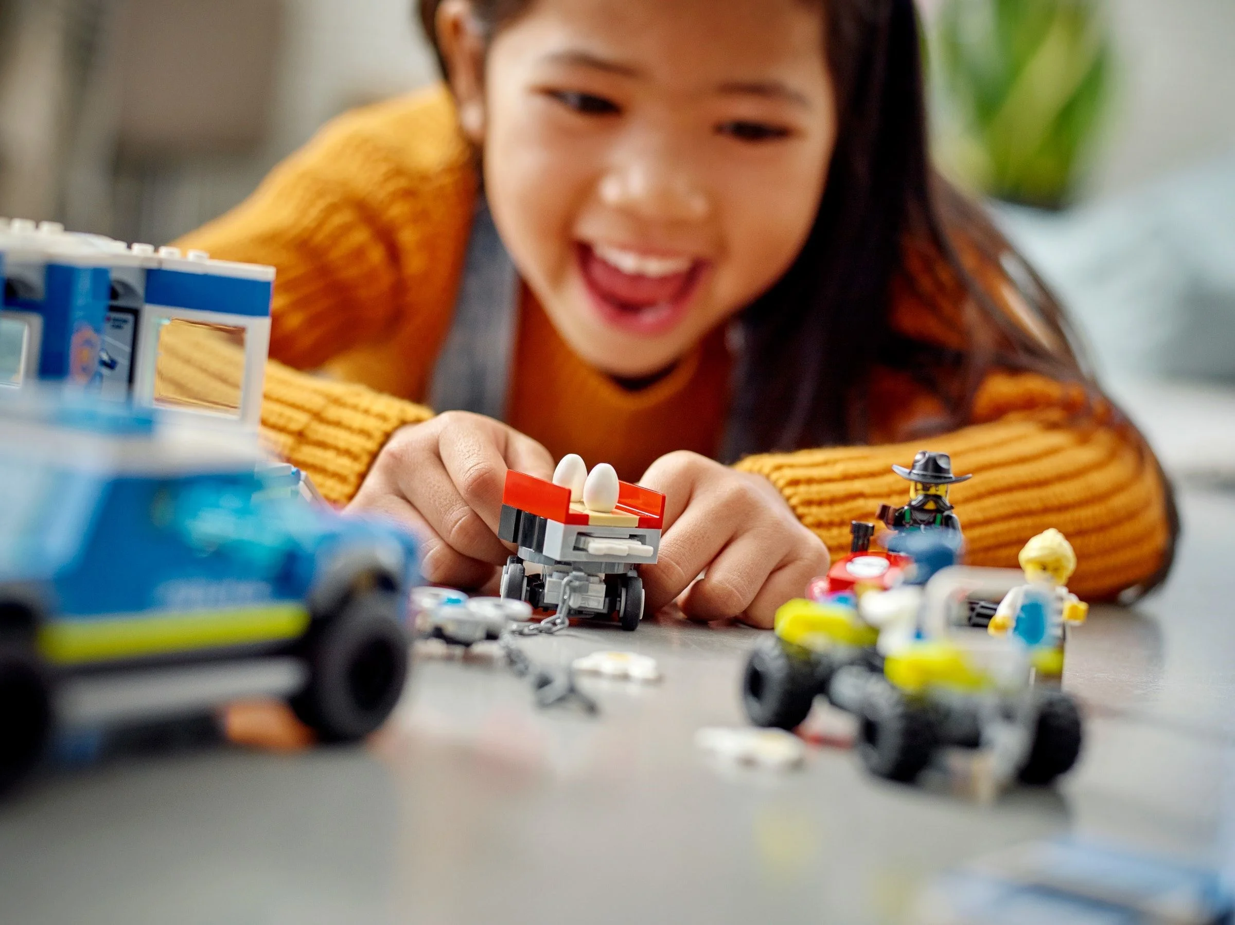 LEGO® 60315 Mobilne centrum dowodzenia policji - zdjęcie 3