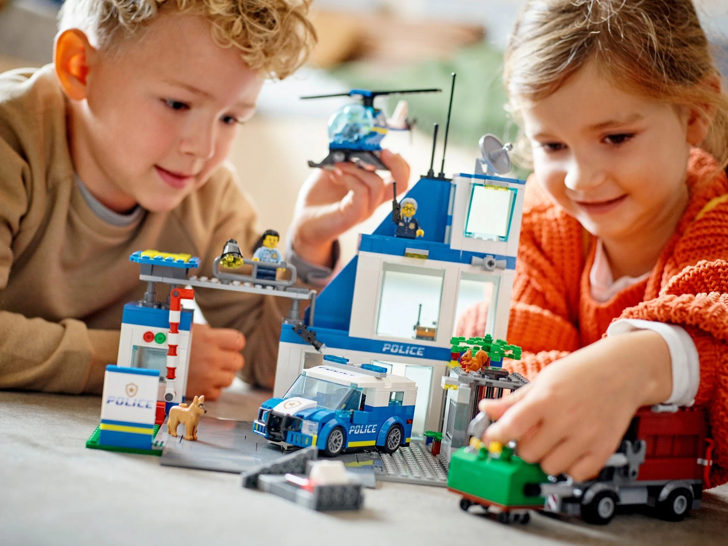 LEGO® 60316 Posterunek policji - zdjęcie 6