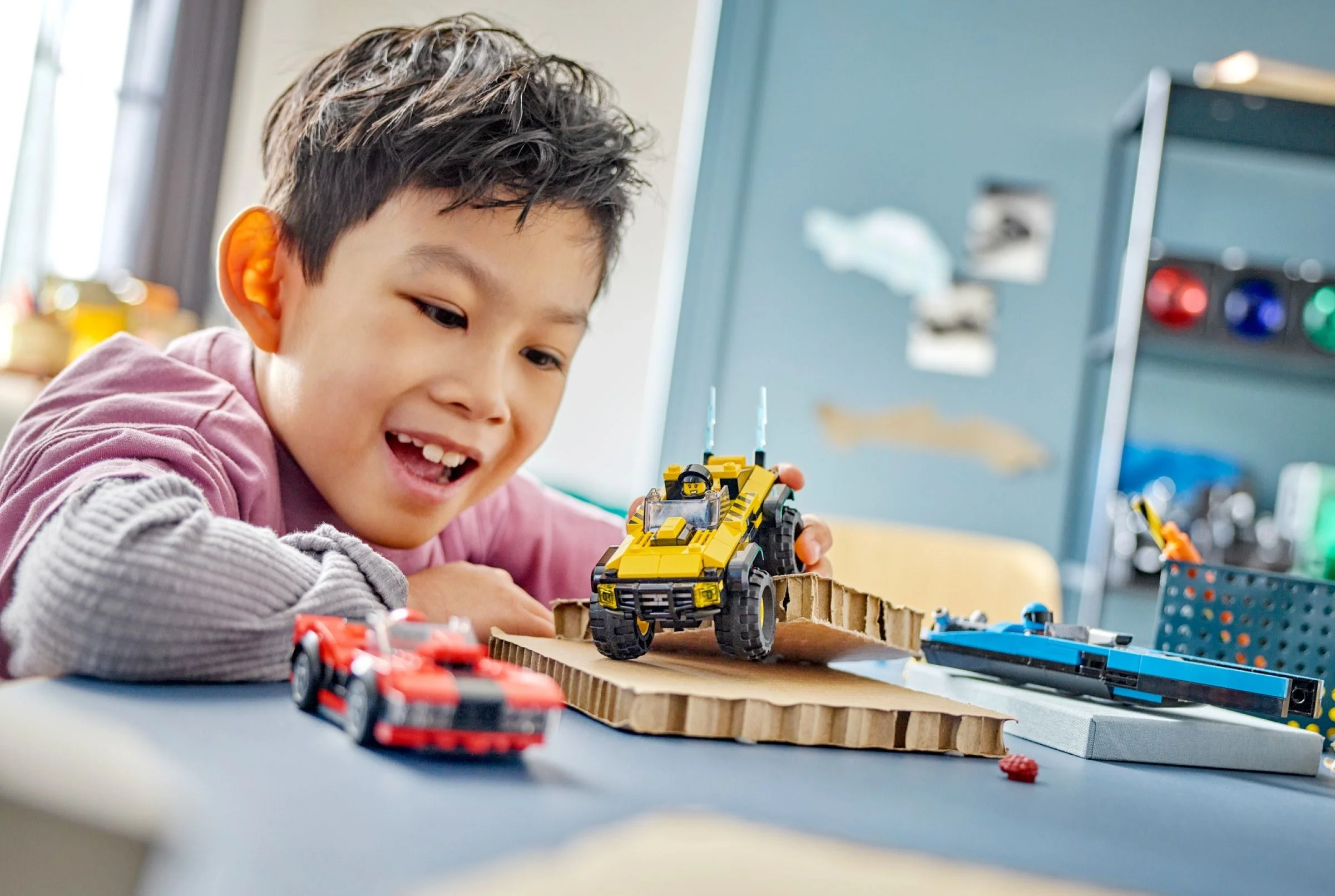 LEGO® 60395 LEGO City Wielki zestaw wyścigowy - zdjęcie 8