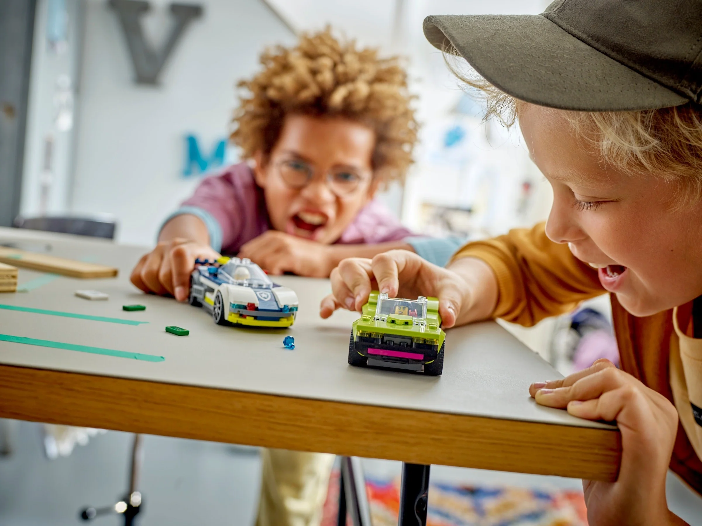 LEGO® 60415 Pościg radiowozu za muscle carem - zdjęcie 6