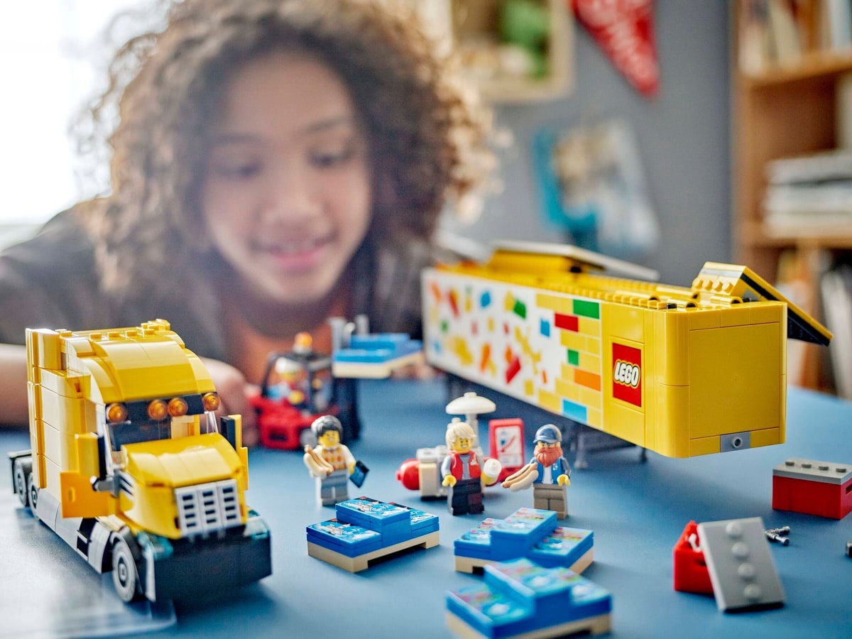 LEGO® 60440 Żółta ciężarówka dostawcza - zdjęcie 12