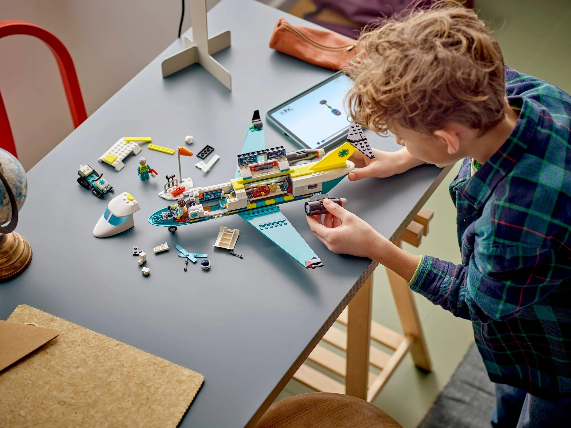 LEGO® 60465 Samolot pogotowia ratunkowego - zdjęcie 4