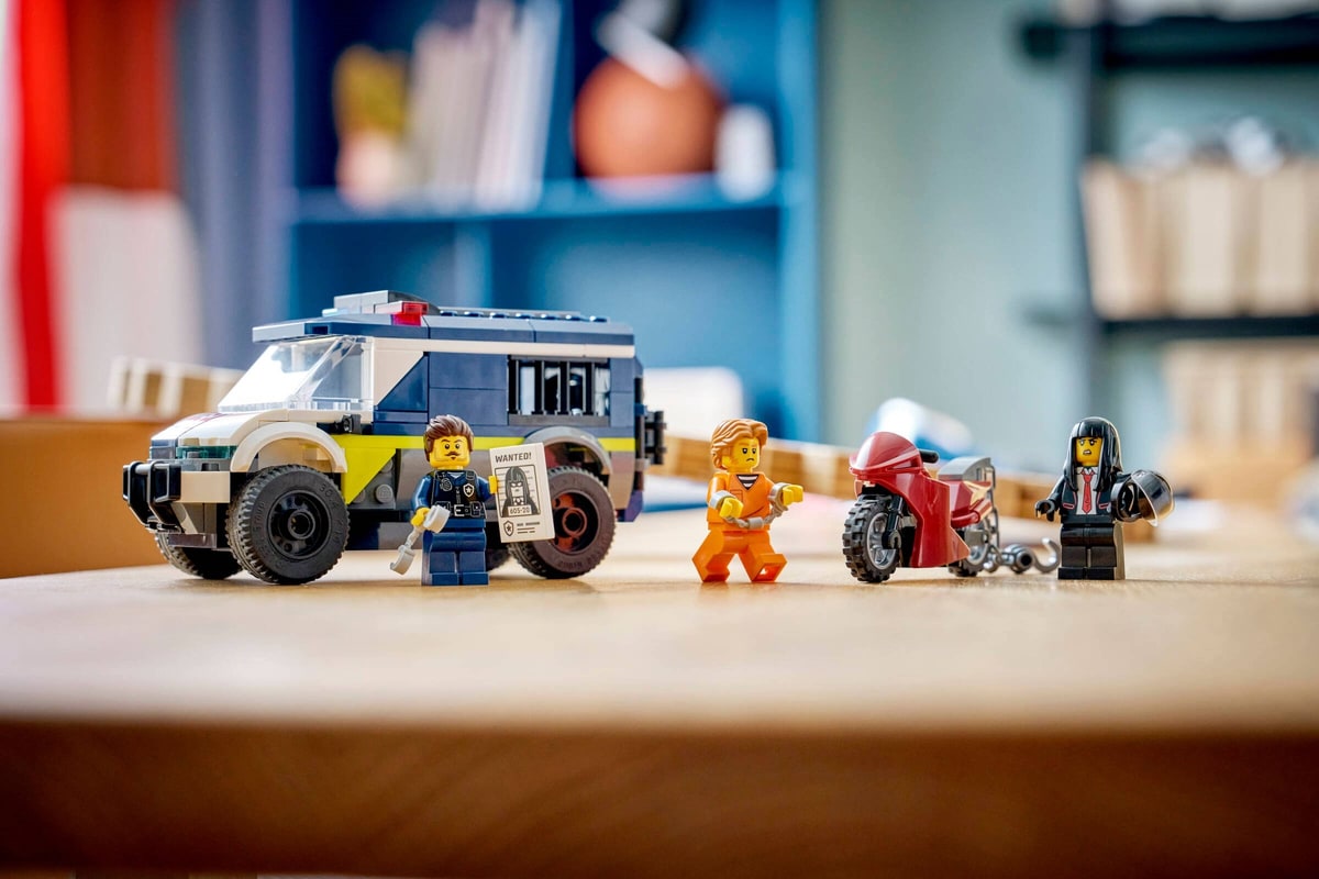 LEGO® 60479 Furgonetka policyjnego konwoju więziennego - zdjęcie 14
