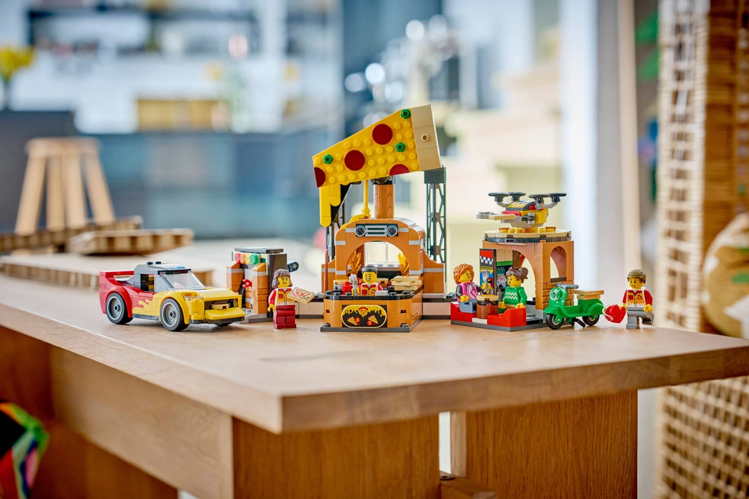 LEGO® 60496 Dostawa pizzy z pojazdami - zdjęcie 7