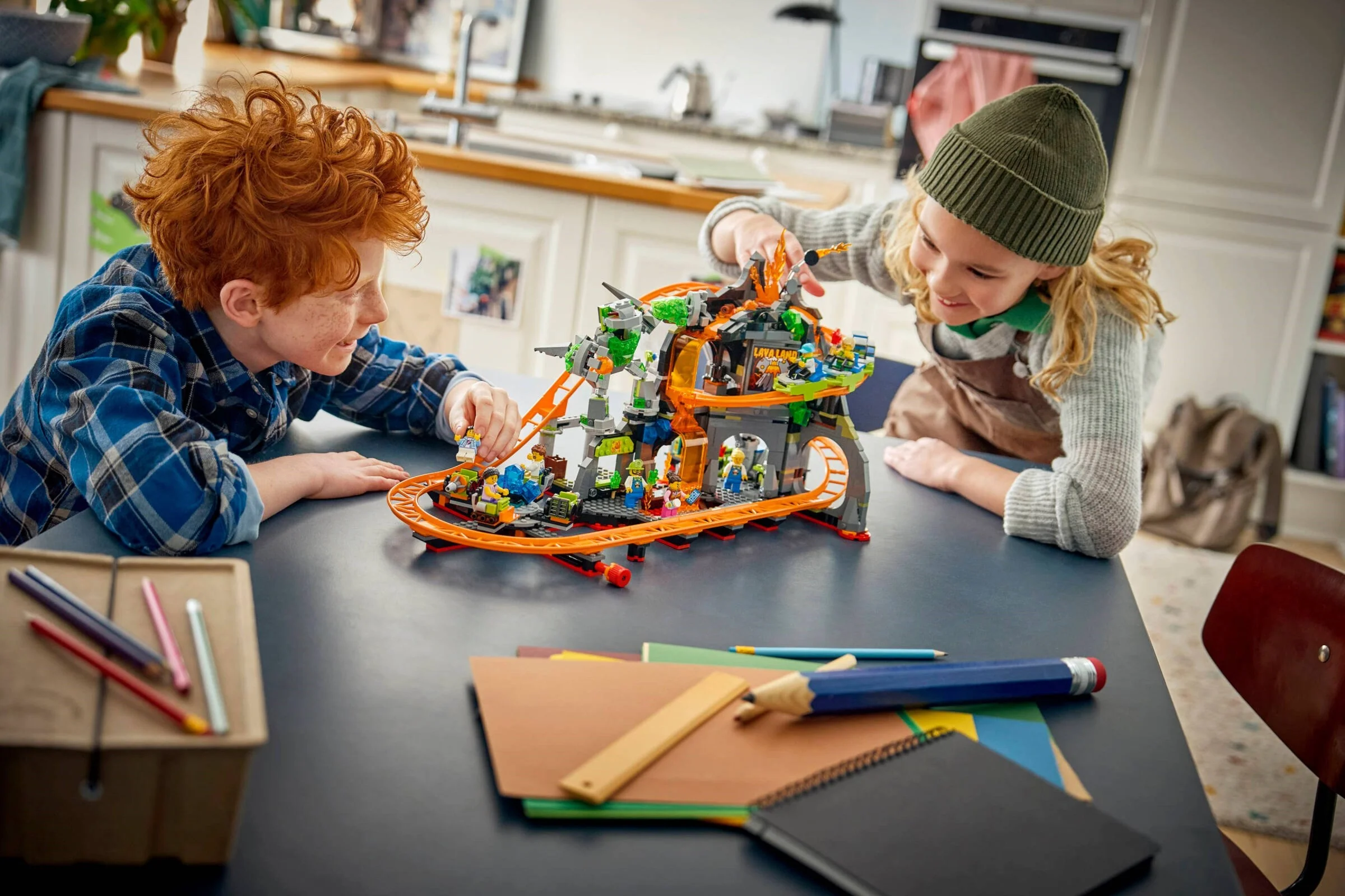 LEGO® 60501 Park rollercoasterów Lava Land - zdjęcie 5