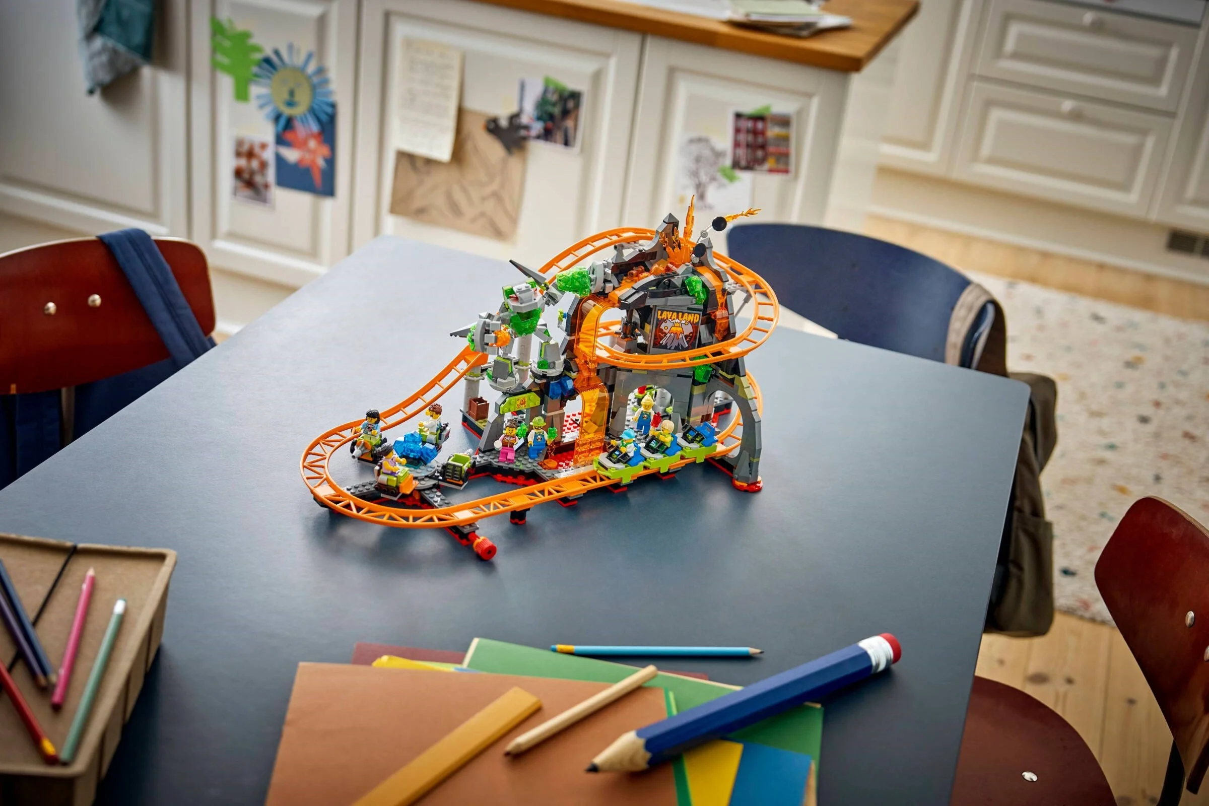 LEGO® 60501 Park rollercoasterów Lava Land - zdjęcie 8