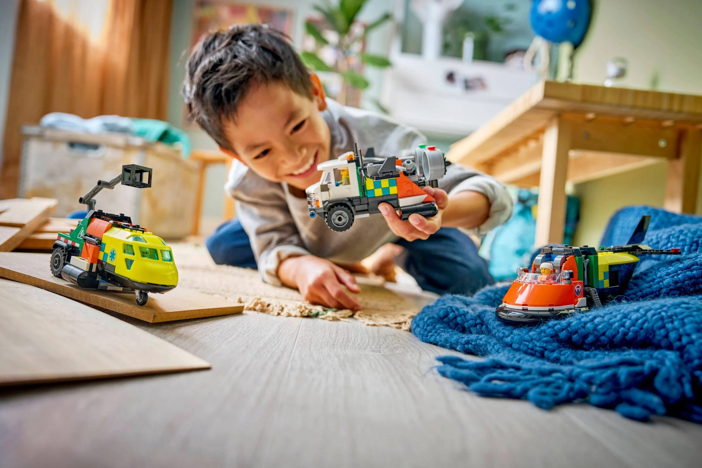 LEGO® 60505 LEGO City Zestaw z samolotem, ciężarówką serwisową i poduszkowcem - zdjęcie 20