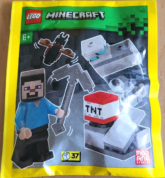 Minifigure Paper Bag Steve in the Diamond Mine #