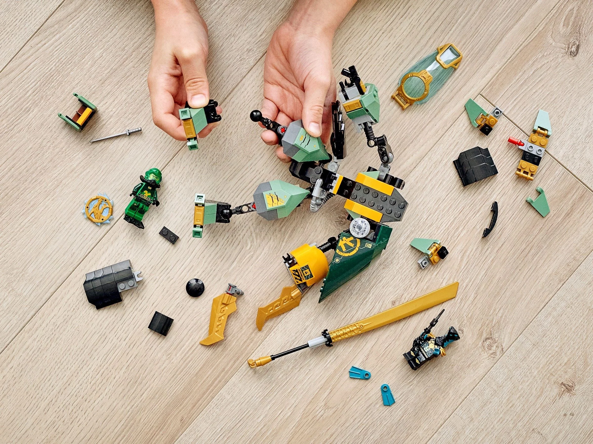 LEGO® 71750 Wodny mech Lloyda - zdjęcie 11