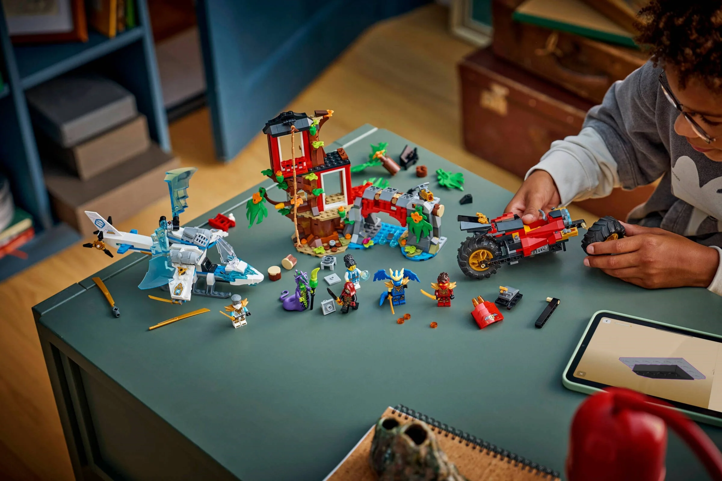 LEGO® 71857 Bitwa Ninja: Domek Na Drzewie z Pojazdami - zdjęcie 5