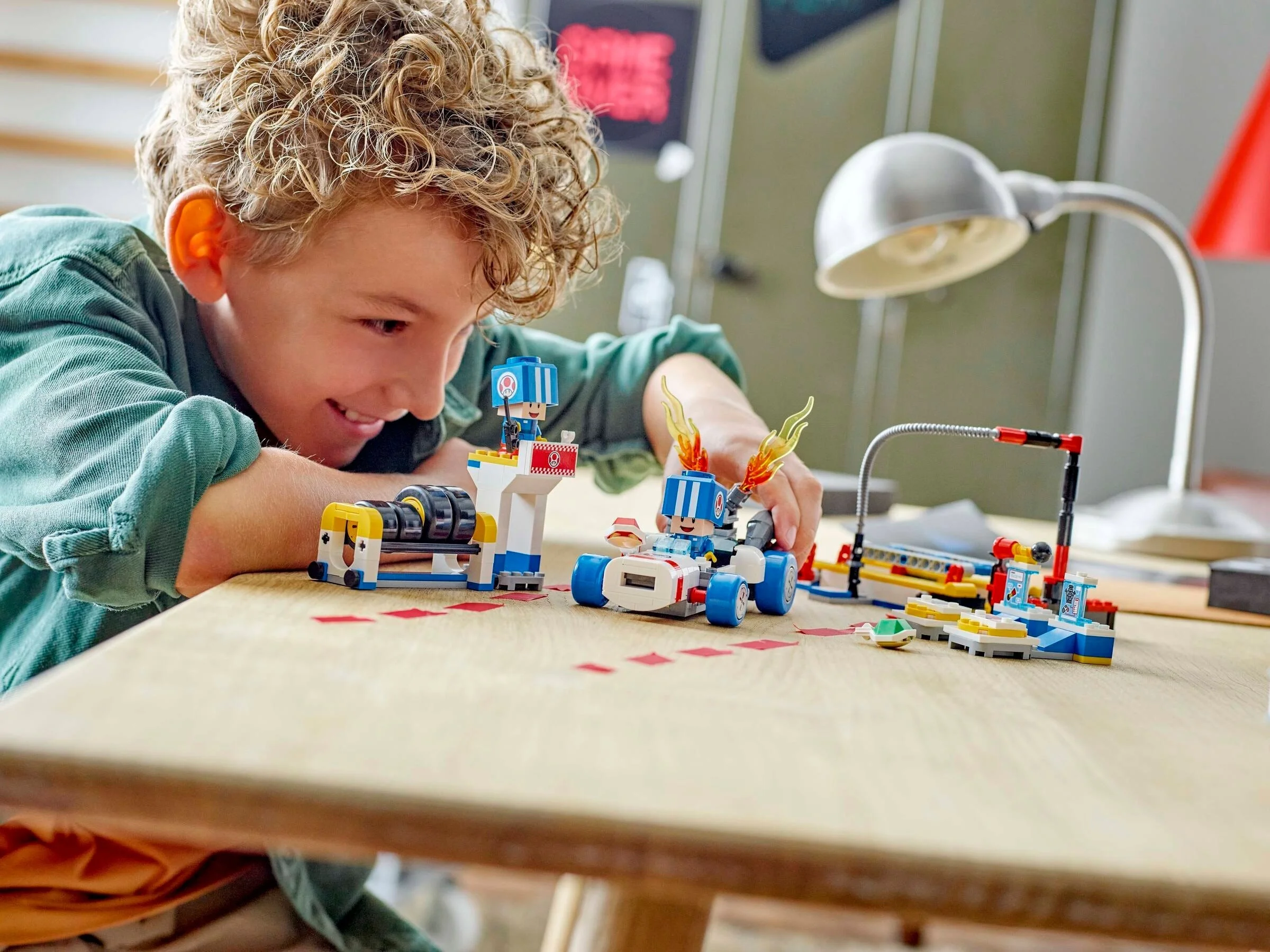 LEGO® 72035 LEGO Super Mario Mario kart – Toad i jego garaż - zdjęcie 6