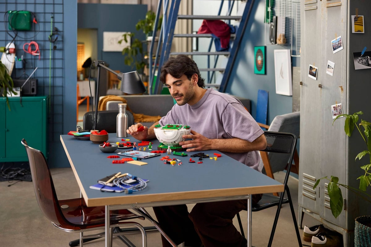 LEGO® 72154 Kultowy Pokéball z Trenerami - zdjęcie 5