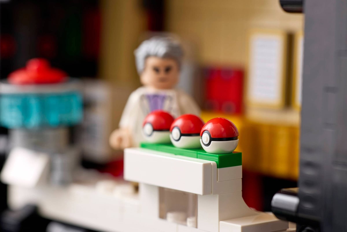 LEGO® 72154 Kultowy Pokéball z Trenerami - zdjęcie 7