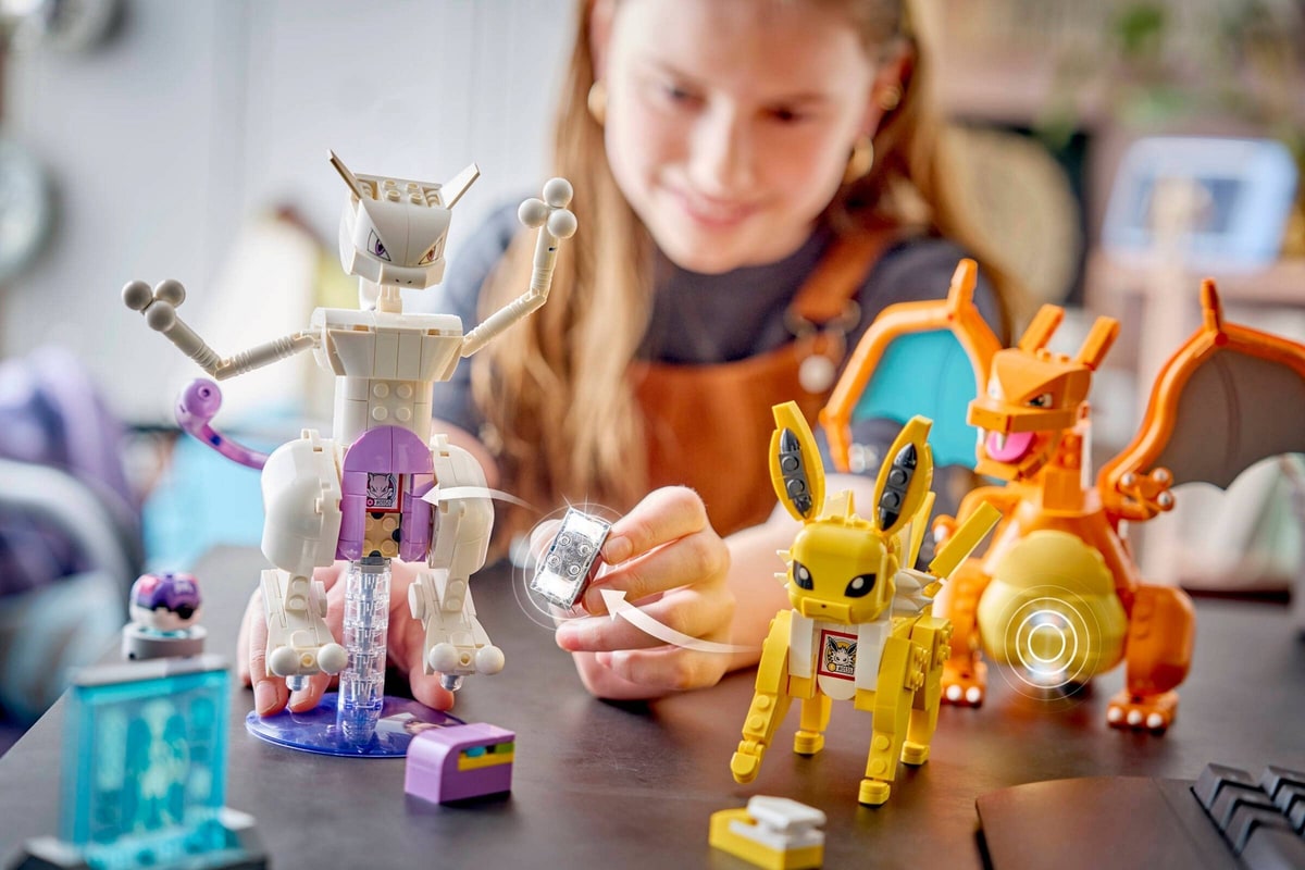LEGO® 72163 SMART Play: Ucieczka z laboratorium Mewtwo - zdjęcie 2