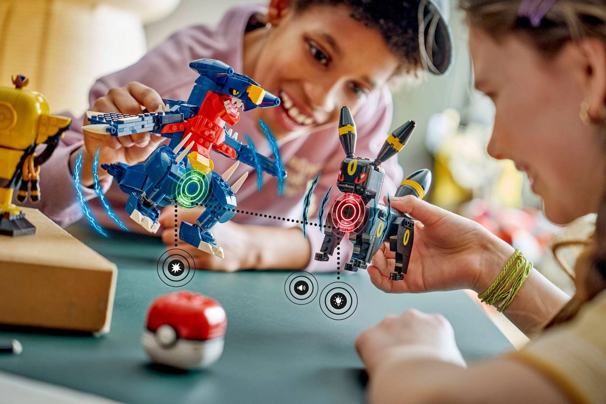 LEGO® 72165 SMART Play: Umbreon kontra Garchomp - walka o mistrzostwo - zdjęcie 5