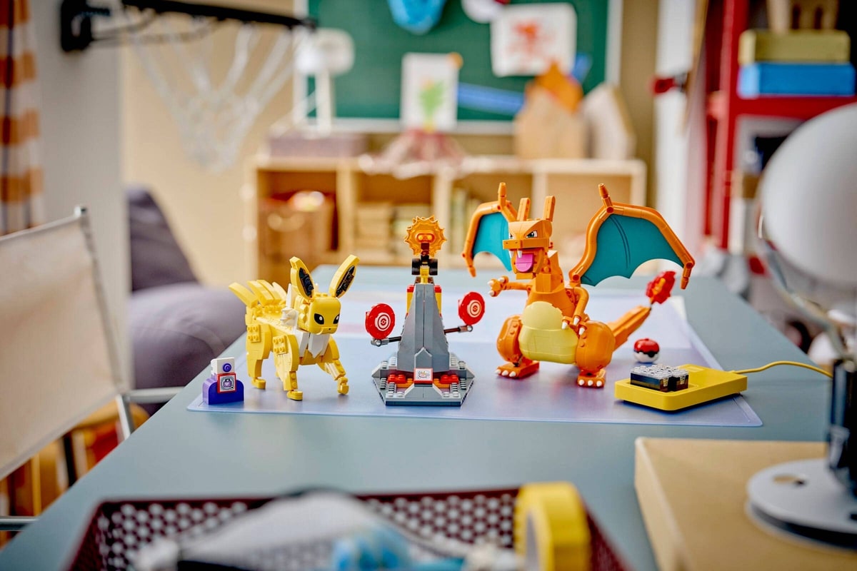 LEGO® 72167 SMART Play: Charizard kontra Jolteon - ostateczna bitwa - zdjęcie 13