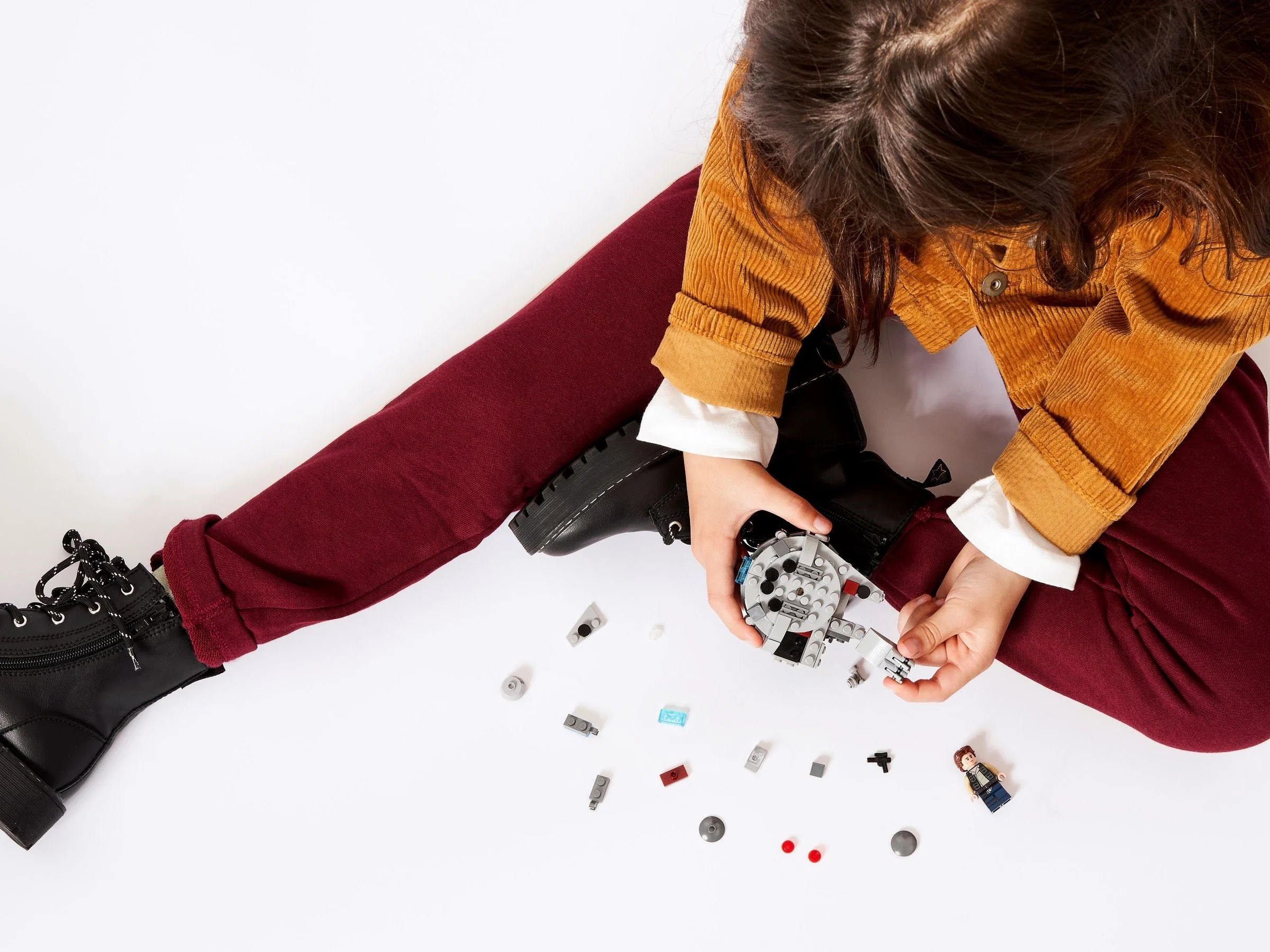 LEGO® 75295 Mikromyśliwiec Sokół Millennium™ - zdjęcie 4