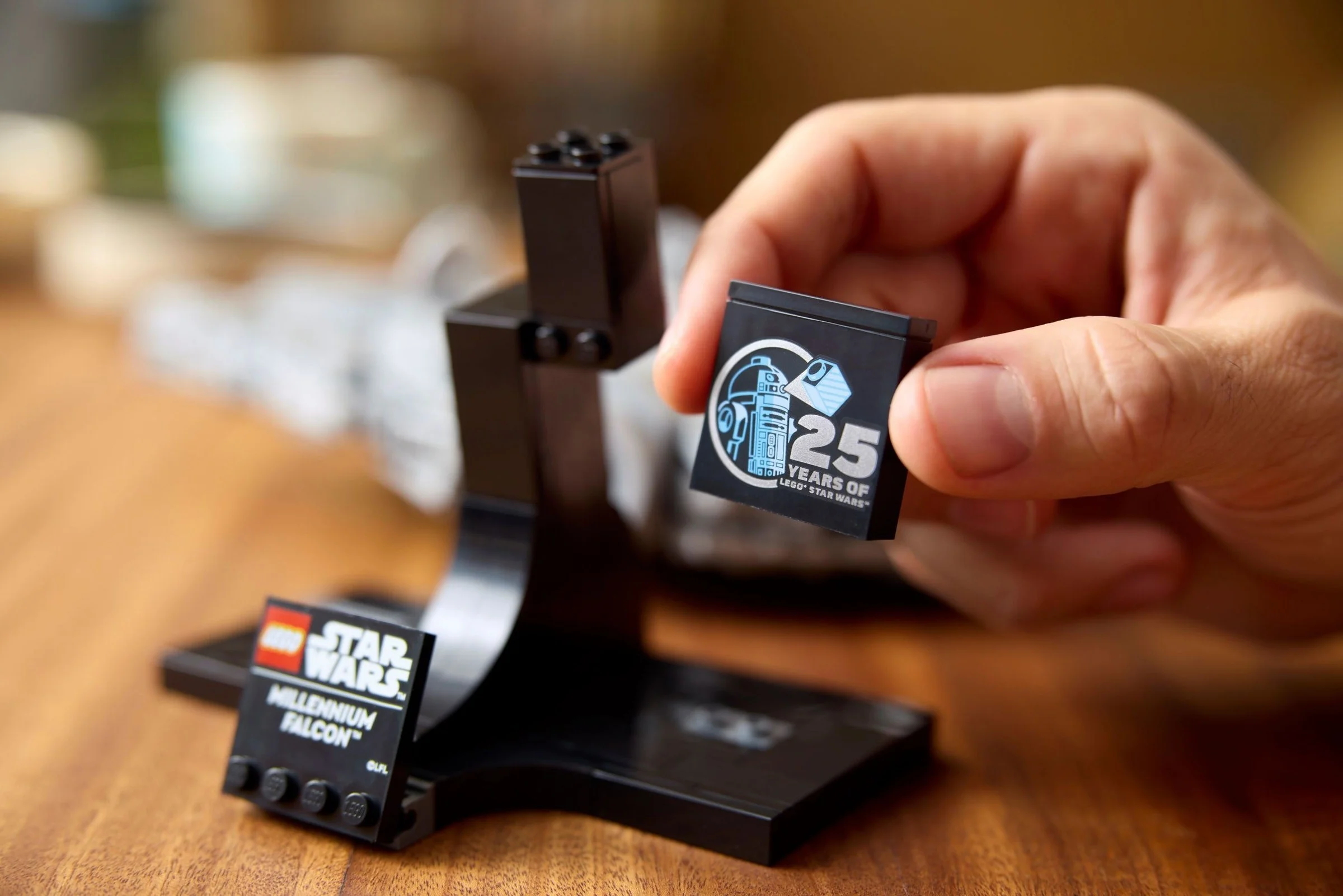 LEGO® 75375 Sokół Millennium - zdjęcie 7