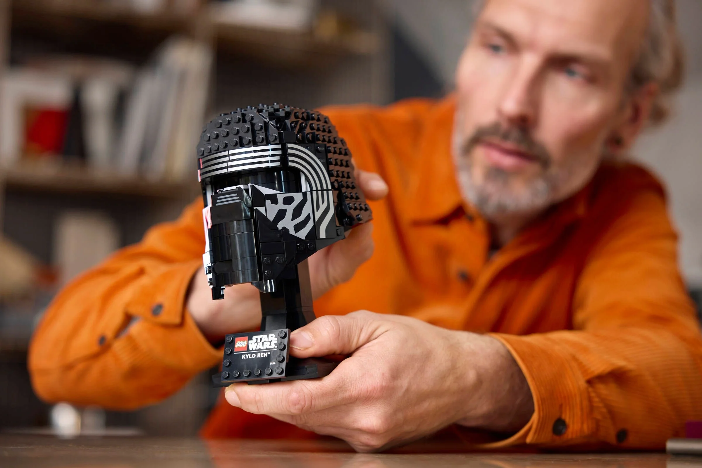 LEGO® 75415 Wars Hełm Kylo Rena - zdjęcie 4