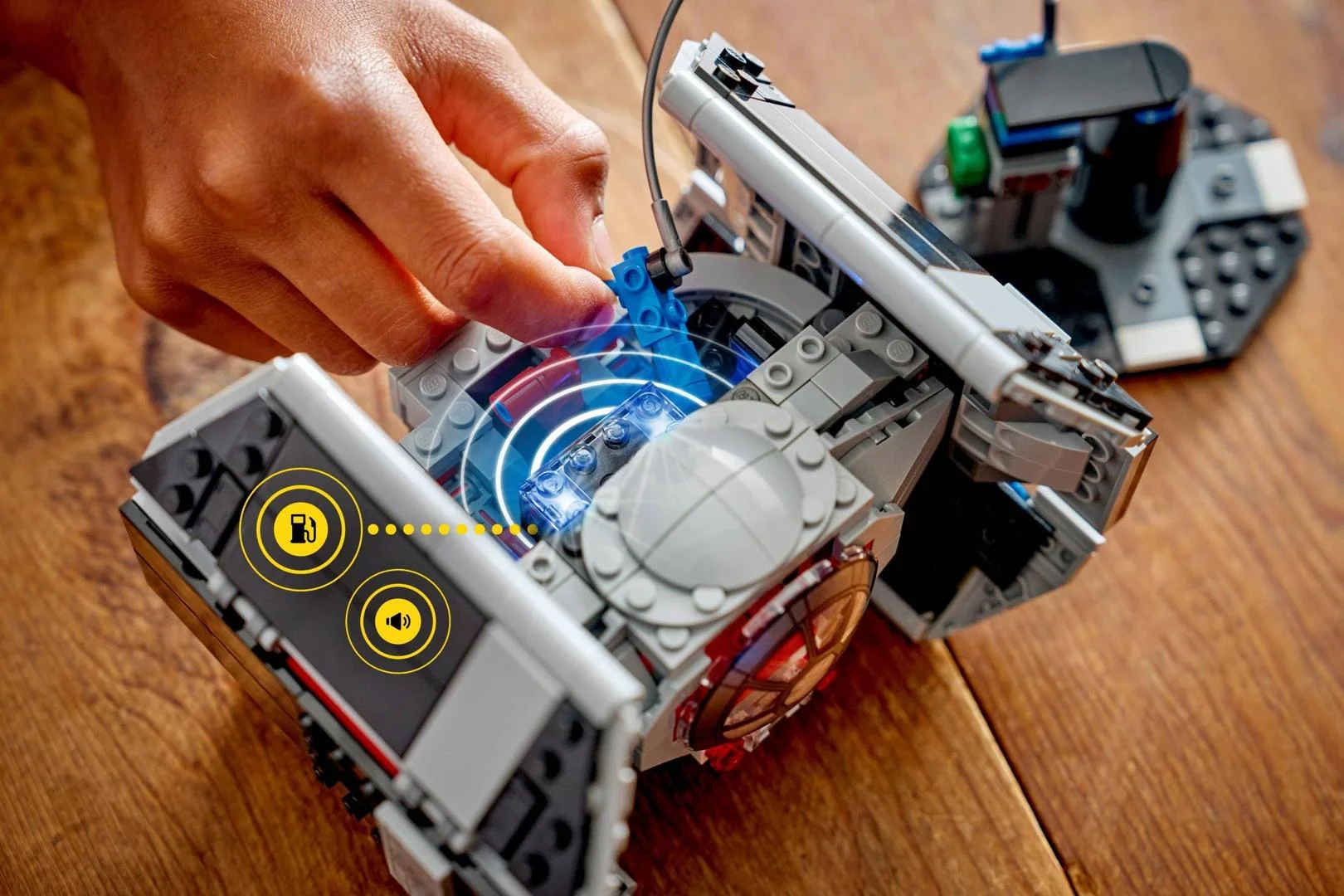 LEGO® 75421 LEGO Star Wars Smart Play Myśliwiec TIE Dartha Vadera - zdjęcie 9