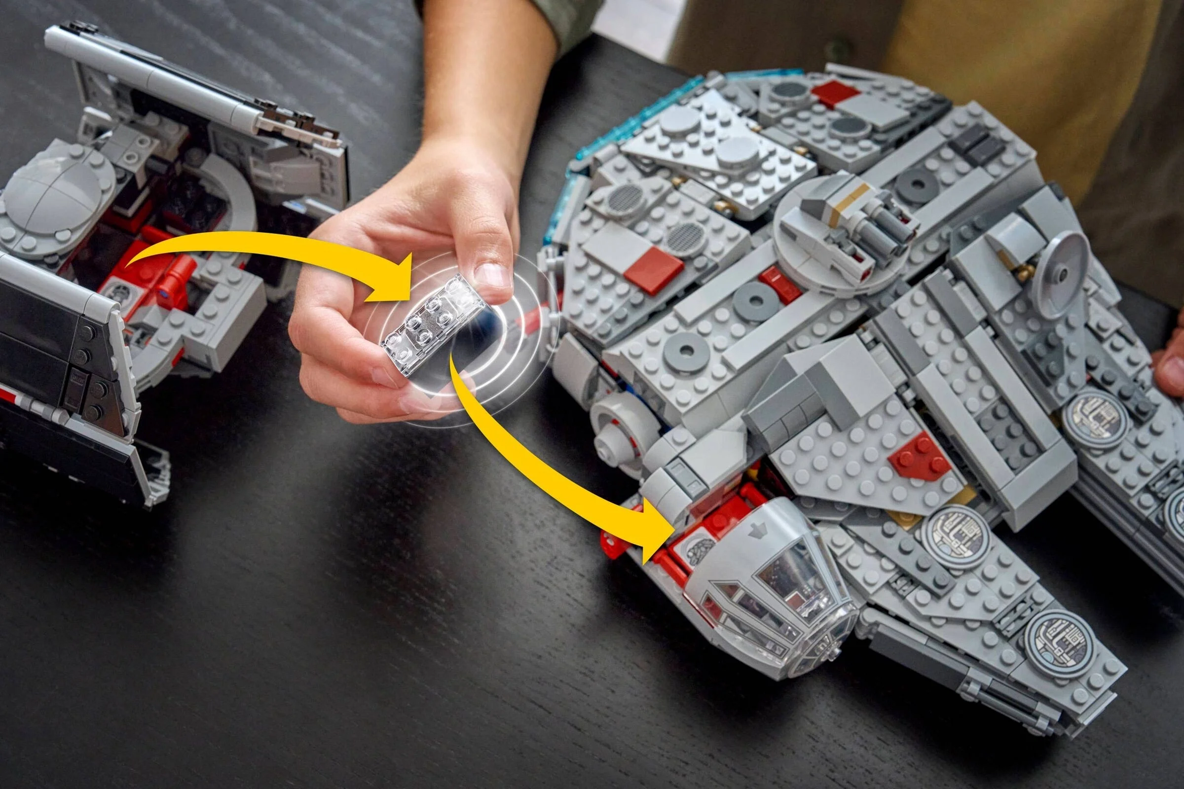 LEGO® 75426 LEGO Star Wars SMART Play Sokół Millennium - zdjęcie 15