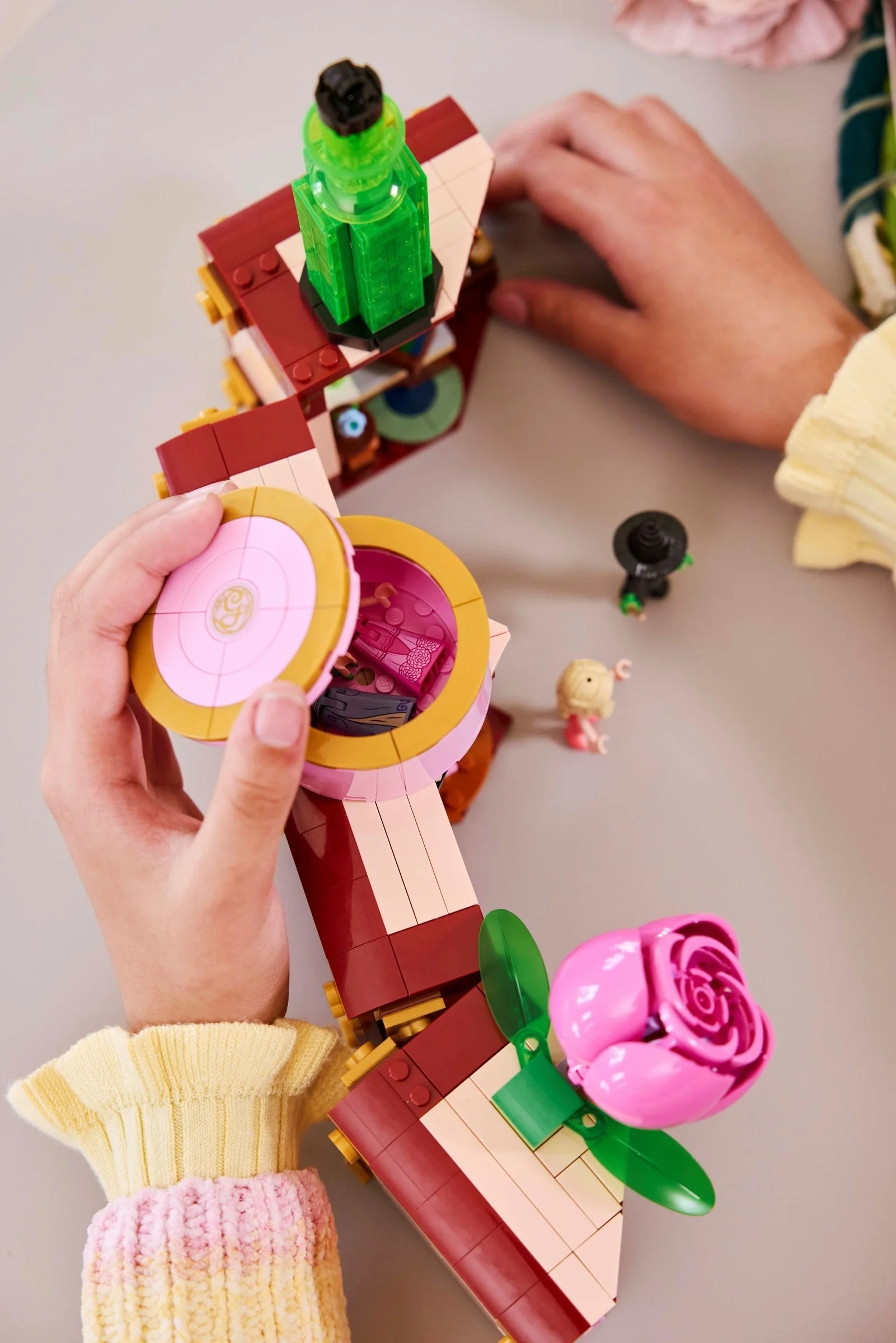 LEGO® 75683 Akademik Glindy i Elphaby - zdjęcie 8