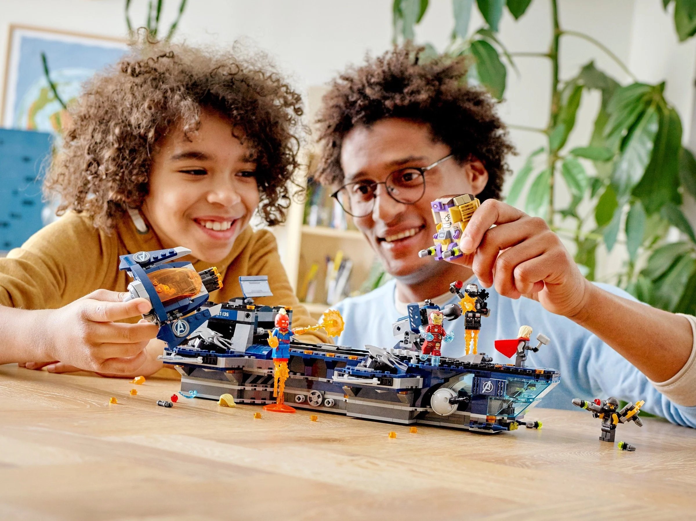 LEGO® 76153 @@@ Lotniskowiec Avengers @@@ Helicarrier - zdjęcie 4