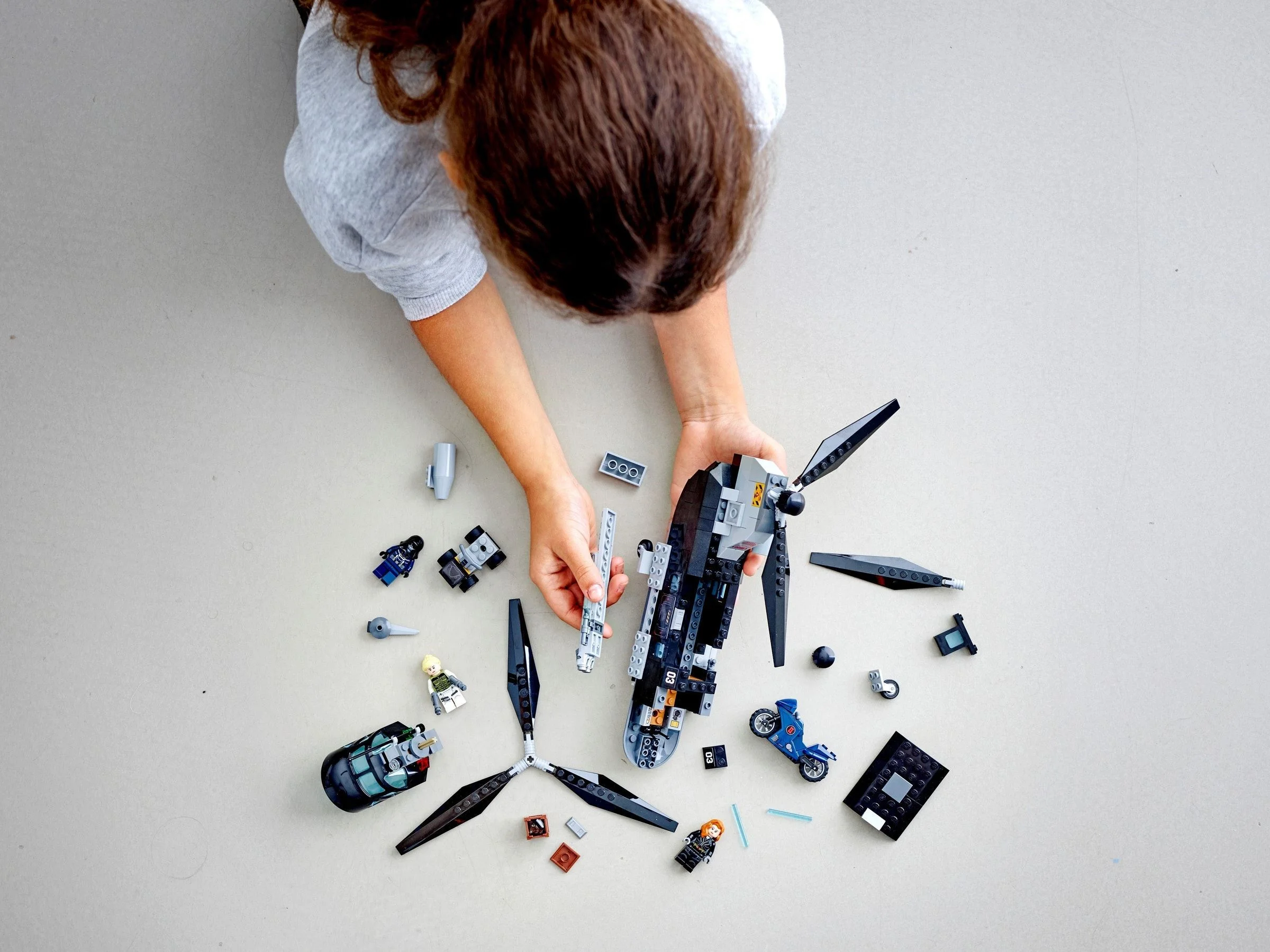 LEGO® 76162 Marvel Czarna Wdowa I Pościg Helikopterem - zdjęcie 5