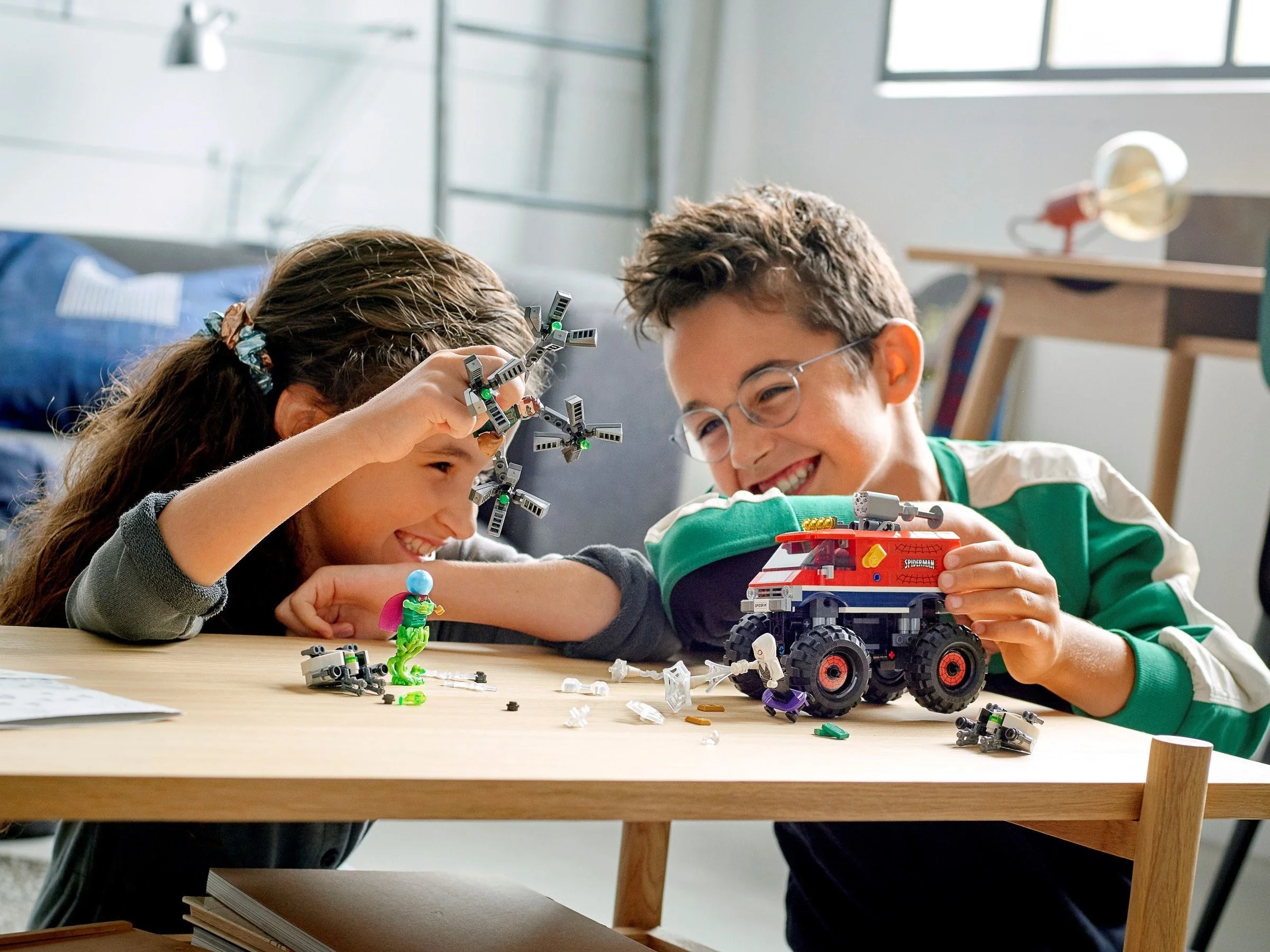 LEGO® 76174 Monster truck Spider-Mana kontra Mysterio - zdjęcie 3