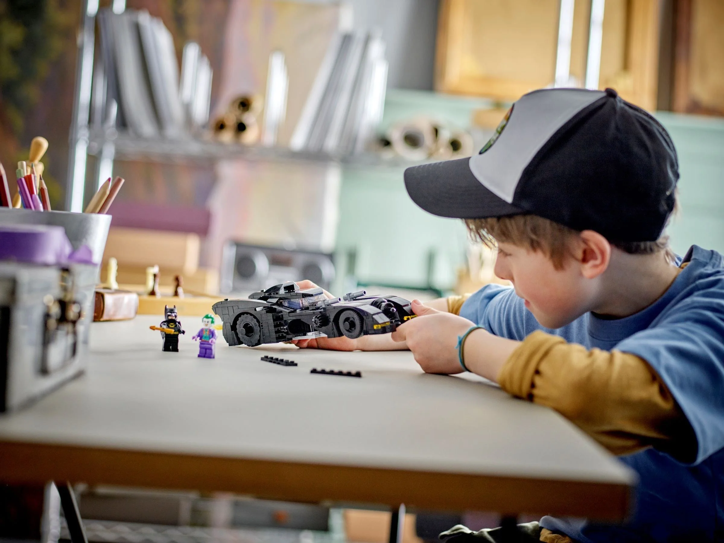 LEGO® 76224 Zestaw klocków Lego DC Batman Batmobil: Pościg Batmana za Jokerem - zdjęcie 6