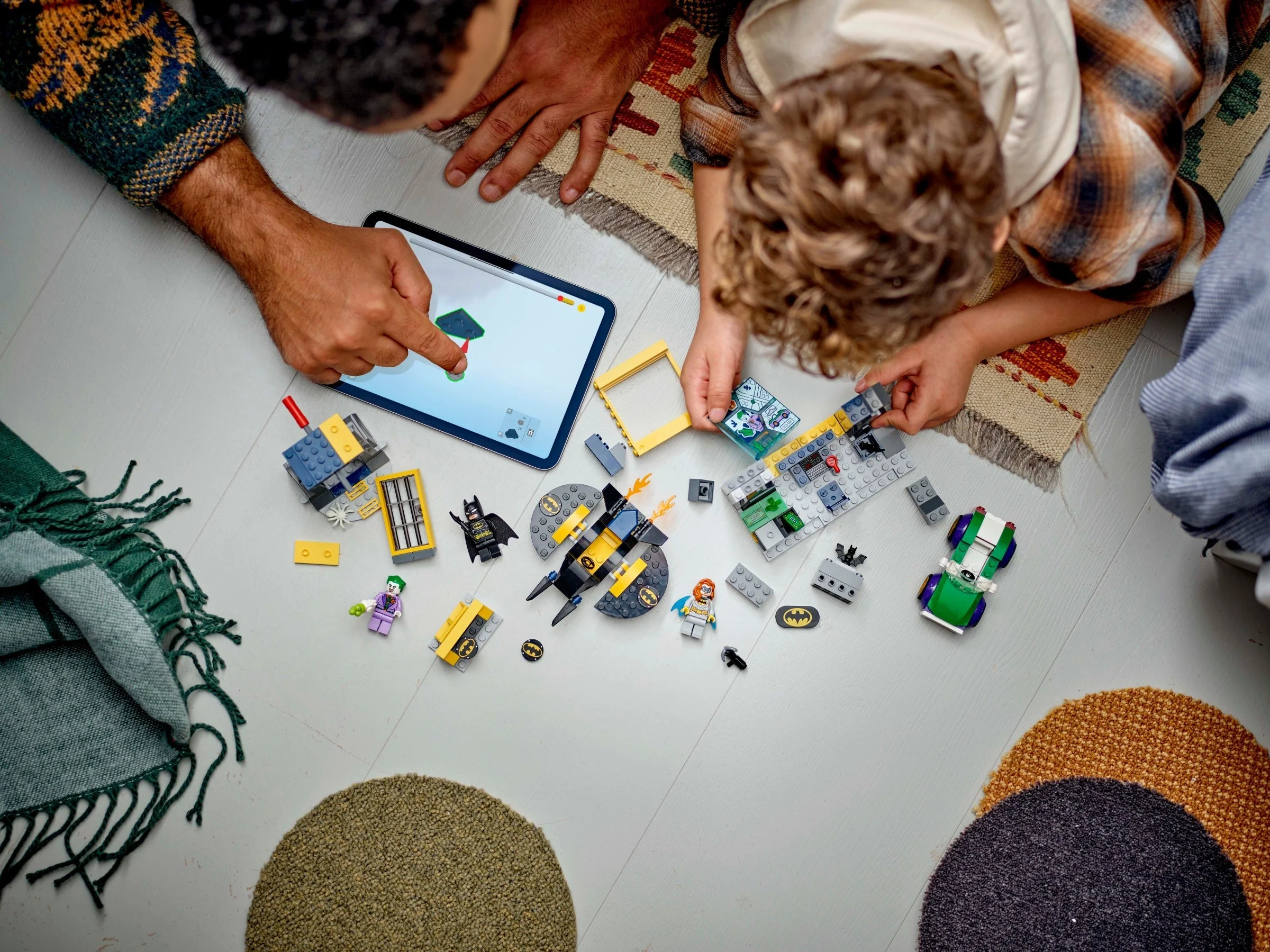 LEGO® 76272 Jaskinia Batmana z Batmanem™, Batgirl™ I Jokerem™ - zdjęcie 7