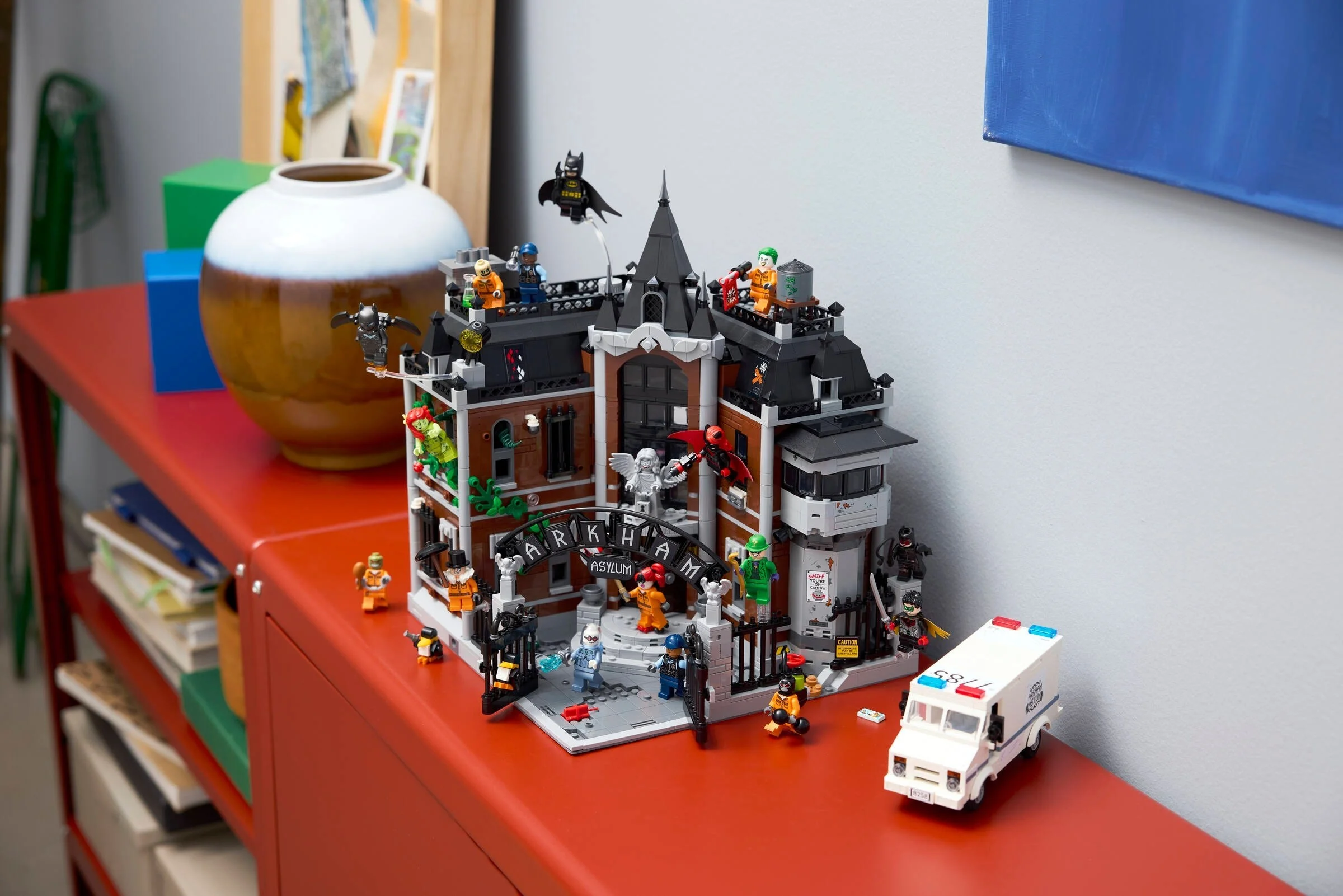 LEGO® 76300 Arkham Asylum - zdjęcie 17