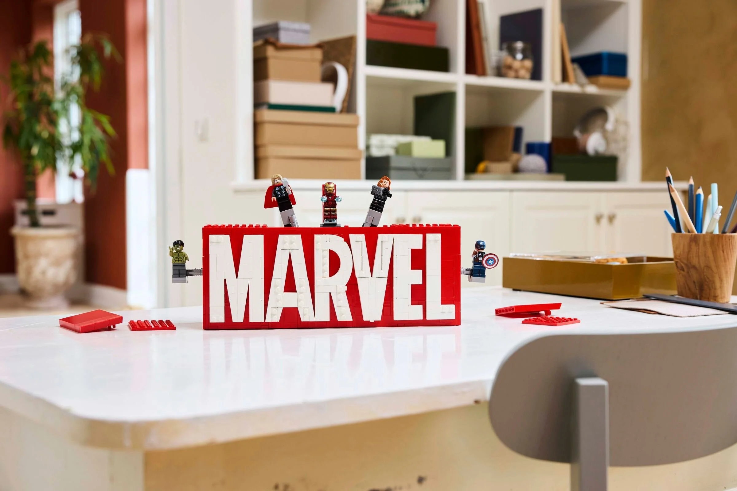 LEGO® 76313 Logo MARVEL z minifigurkami - zdjęcie 6