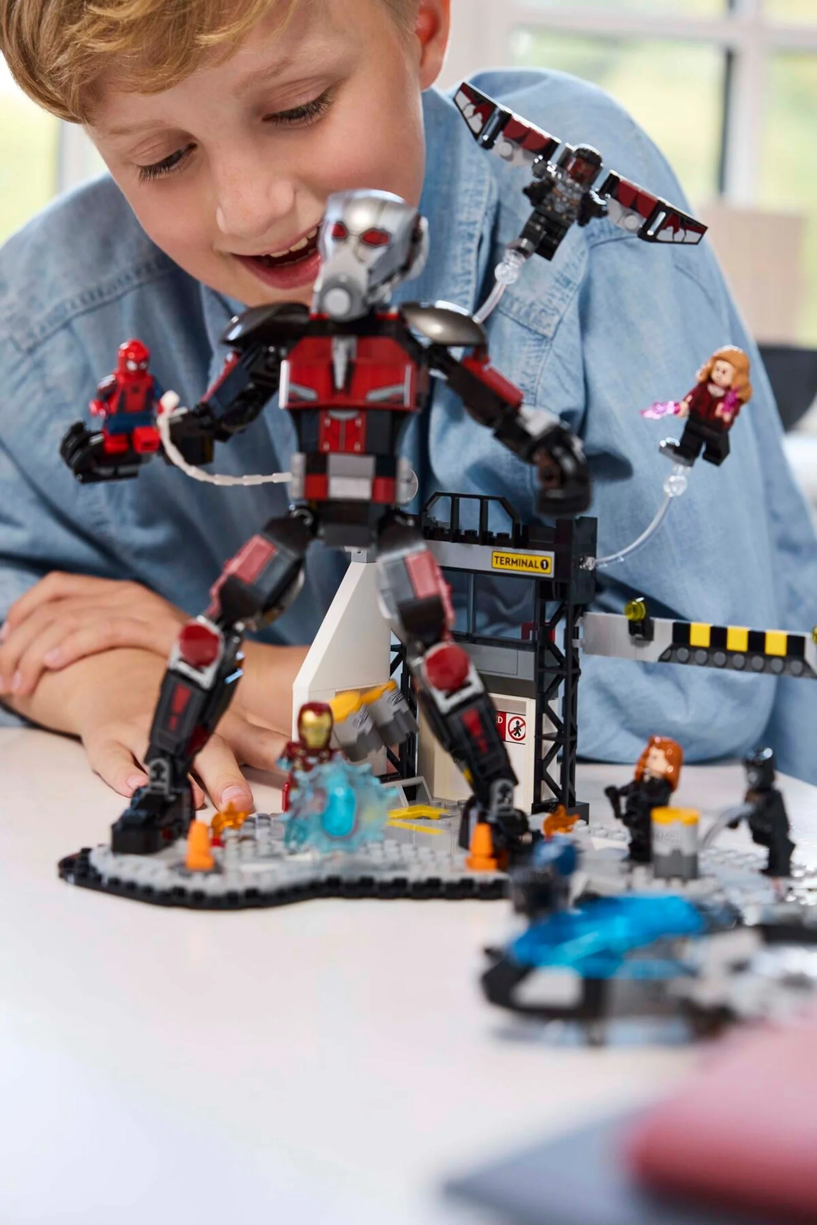 LEGO® 76314 Kapitan Ameryka: Wojna bohaterów - bitwa - zdjęcie 5