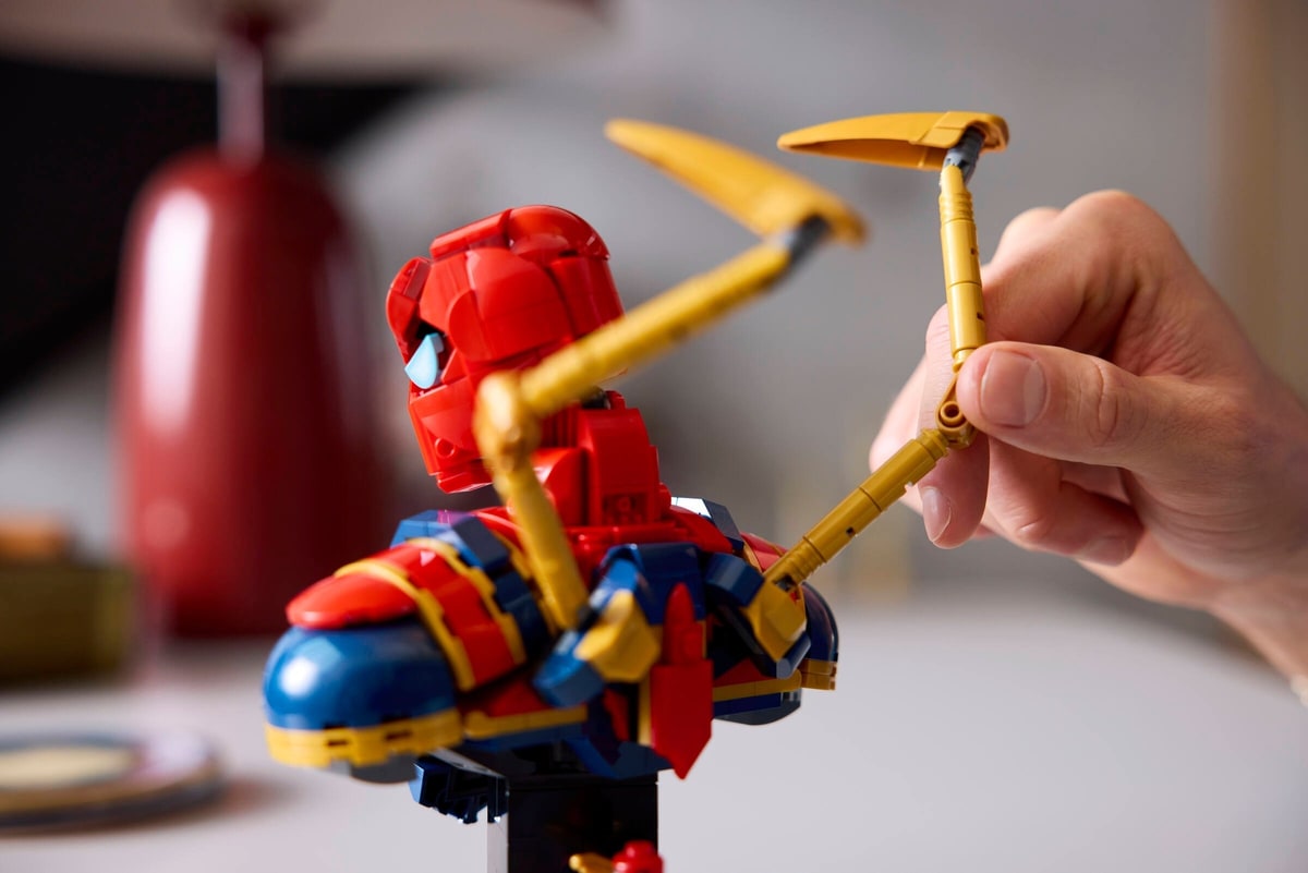LEGO® 76326 Popiersie Iron Spider-Mana - zdjęcie 10