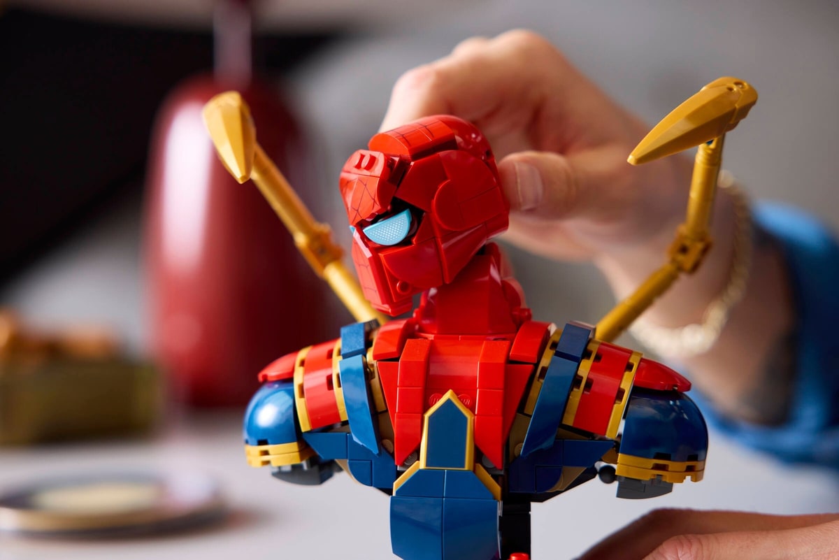 LEGO® 76326 Popiersie Iron Spider-Mana - zdjęcie 14