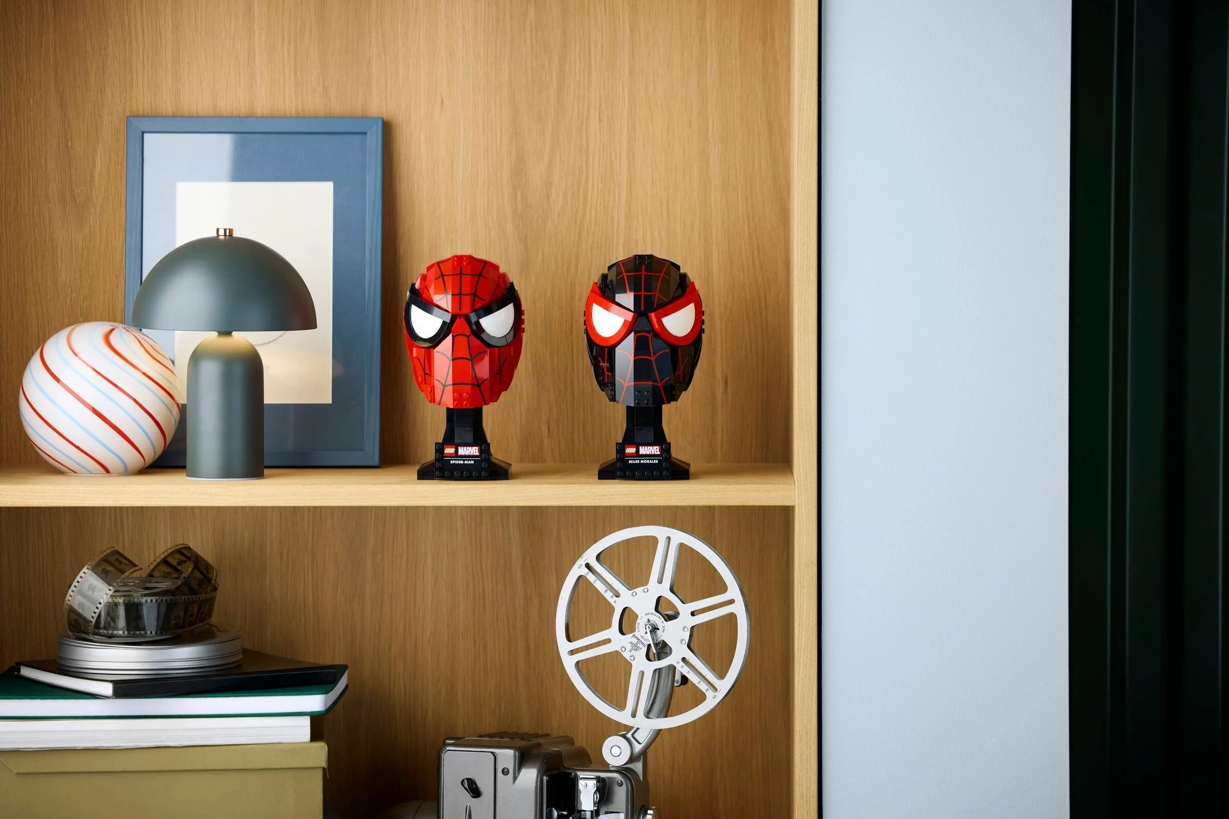 LEGO® 76329 Maska Milesa Moralesa - zdjęcie 3