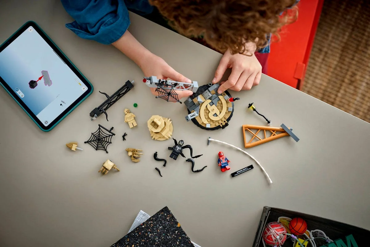 LEGO® 76334 Super Heroes Epicka Bitwa: Spider-man Kontra Sandman - zdjęcie 2