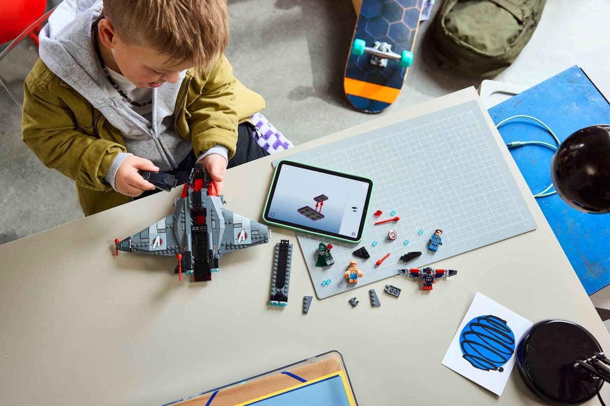 LEGO® 76347 Avengers: Doomsday Quinjet - zdjęcie 4