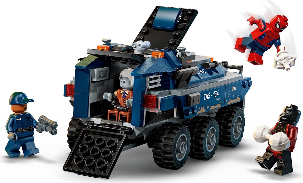 LEGO® 76349 Pościg Spider-Mana za więźniarką - zdjęcie 16