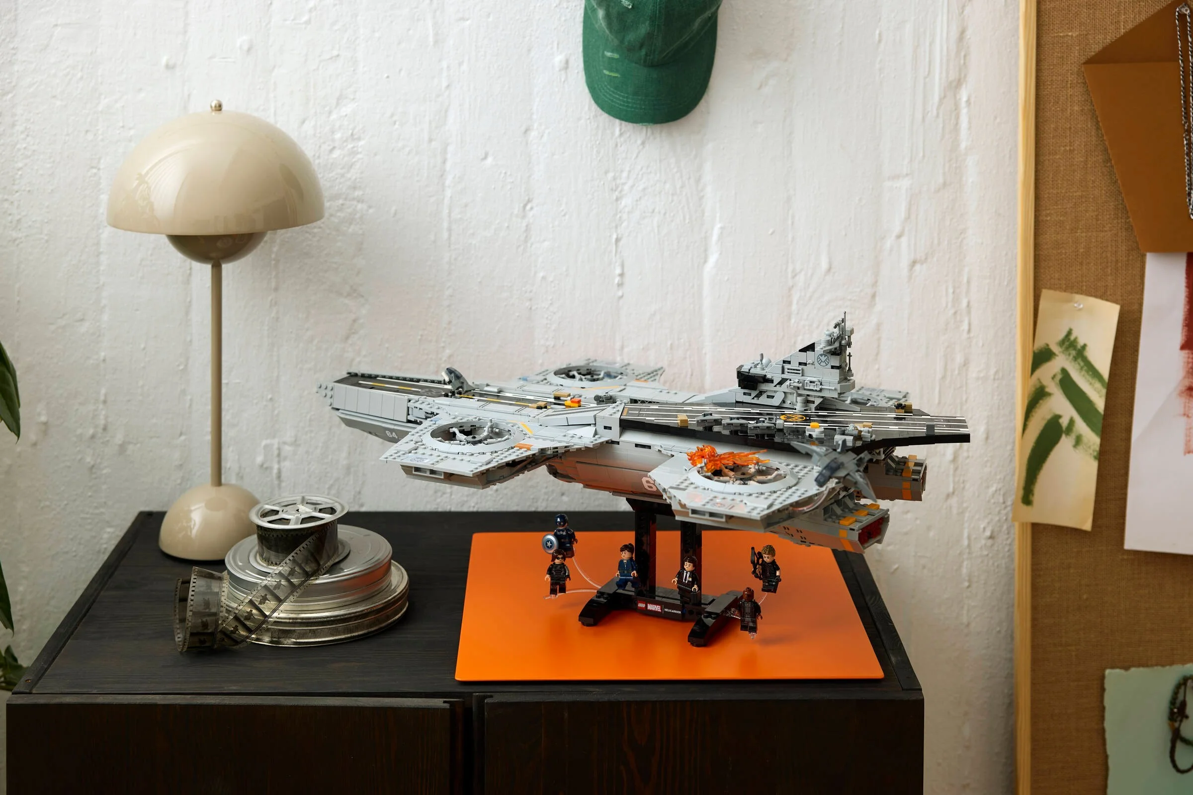 LEGO® 76354 S.H.I.E.L.D. Helicarrier - zdjęcie 16