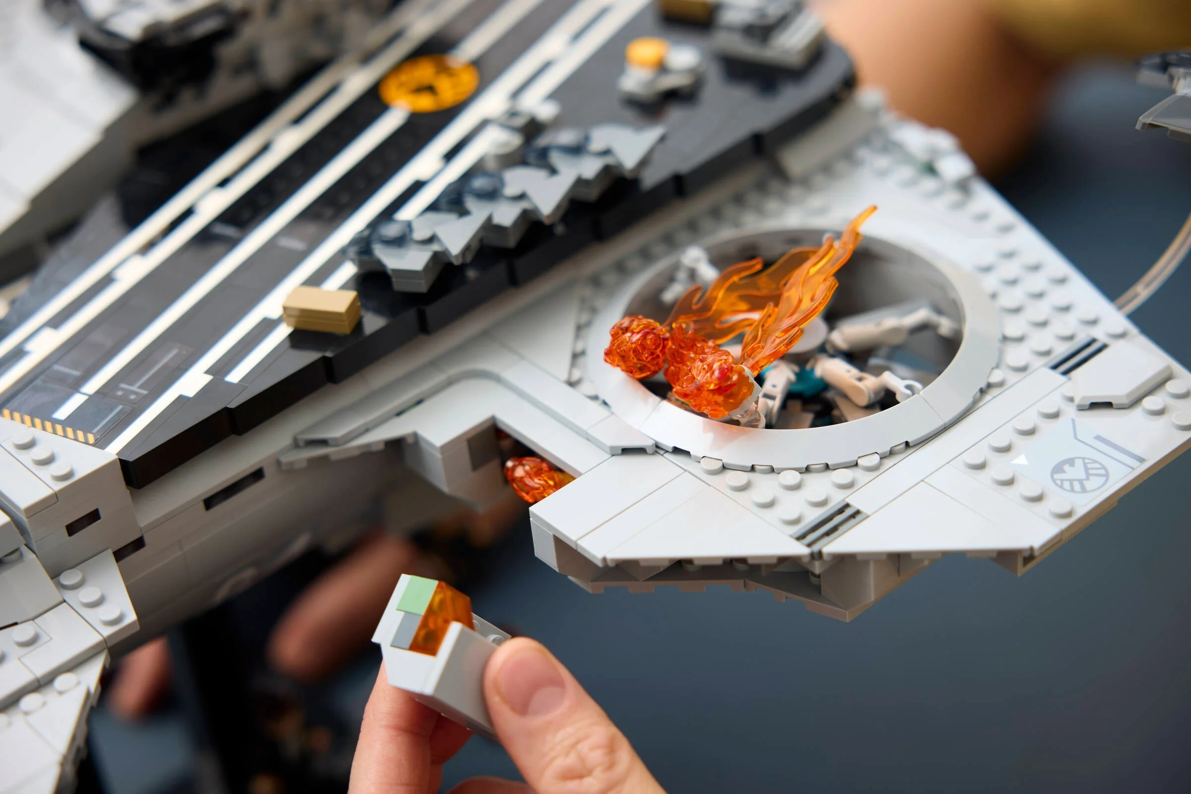 LEGO® 76354 S.H.I.E.L.D. Helicarrier - zdjęcie 8