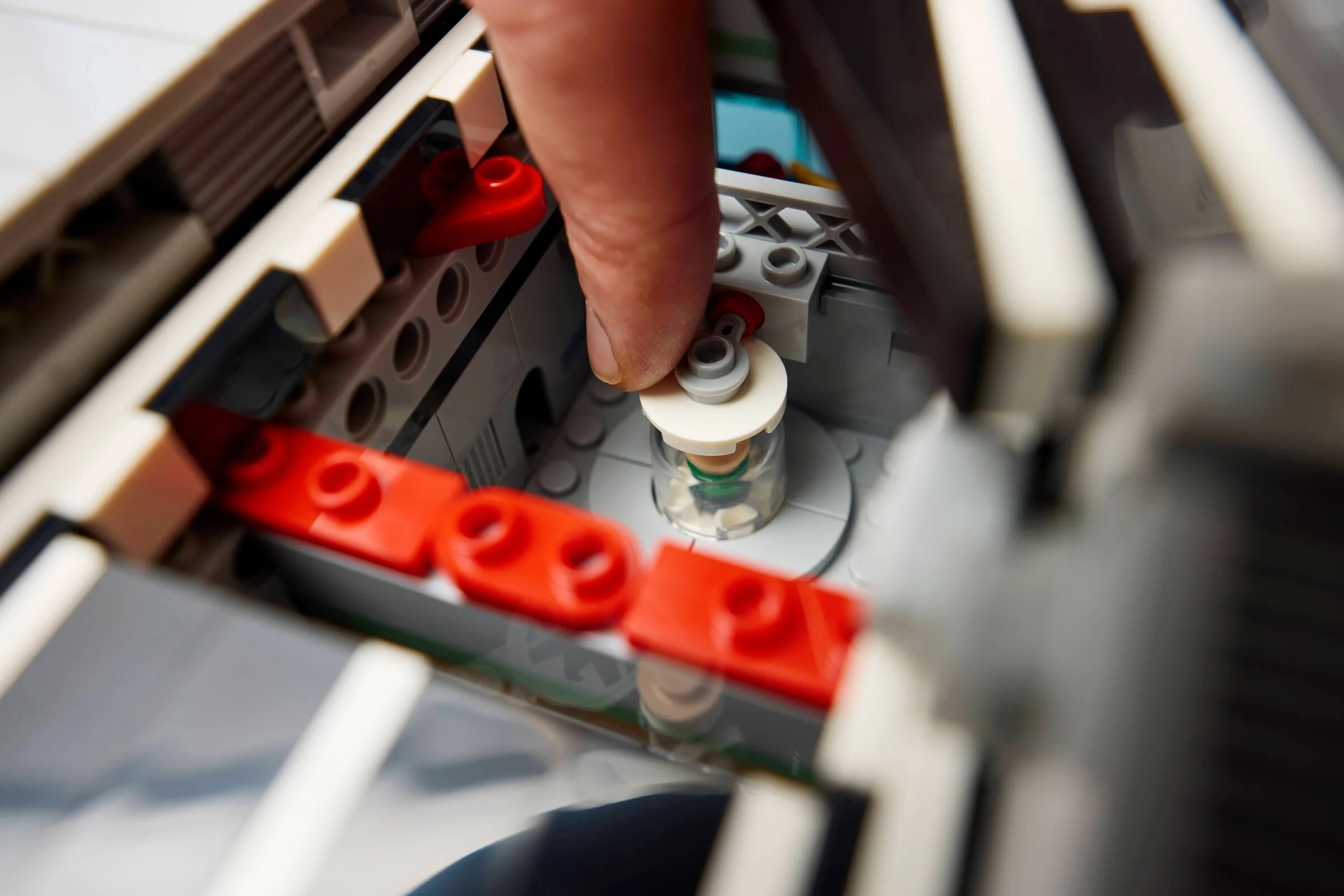 LEGO® 76354 S.H.I.E.L.D. Helicarrier - zdjęcie 10